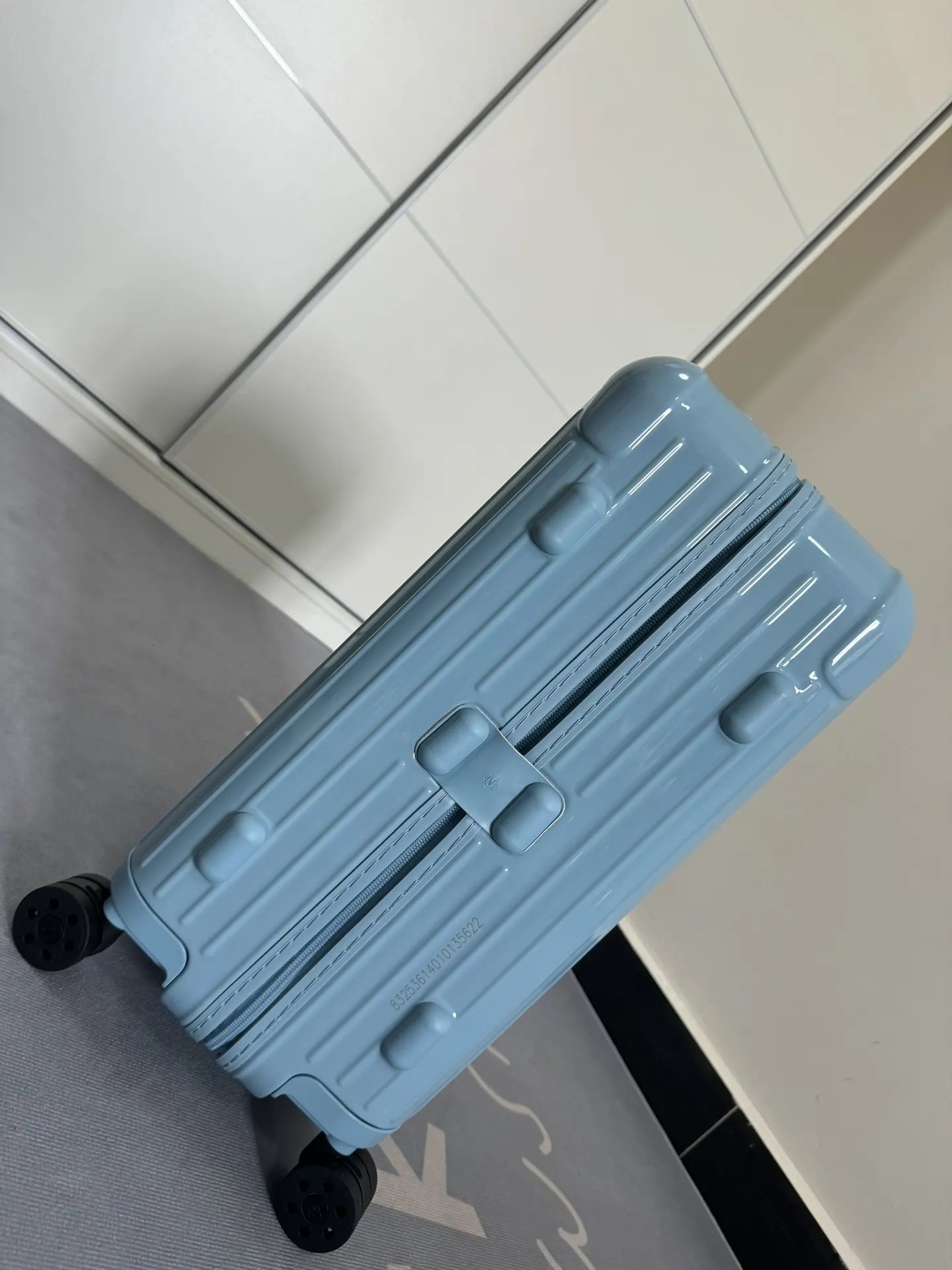 黑色 白色 日默瓦rimowa拉杆箱行李箱登机箱旅行箱方胖子運動 旅行拉杆款 輕便出行款