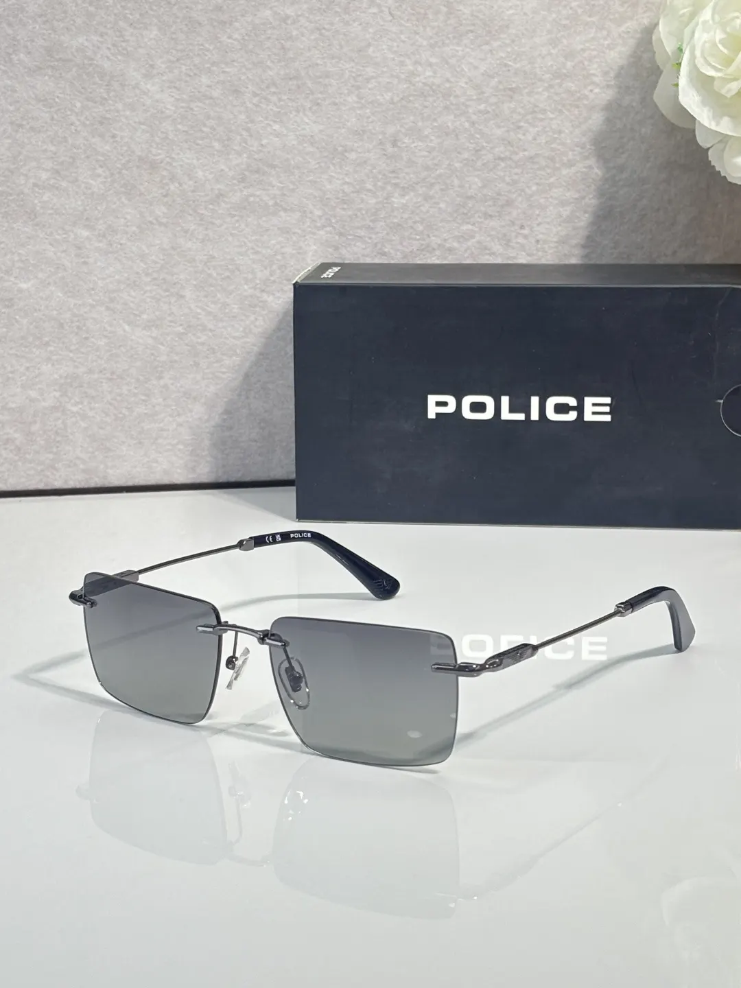 Police 墨镜 時尚防晒款