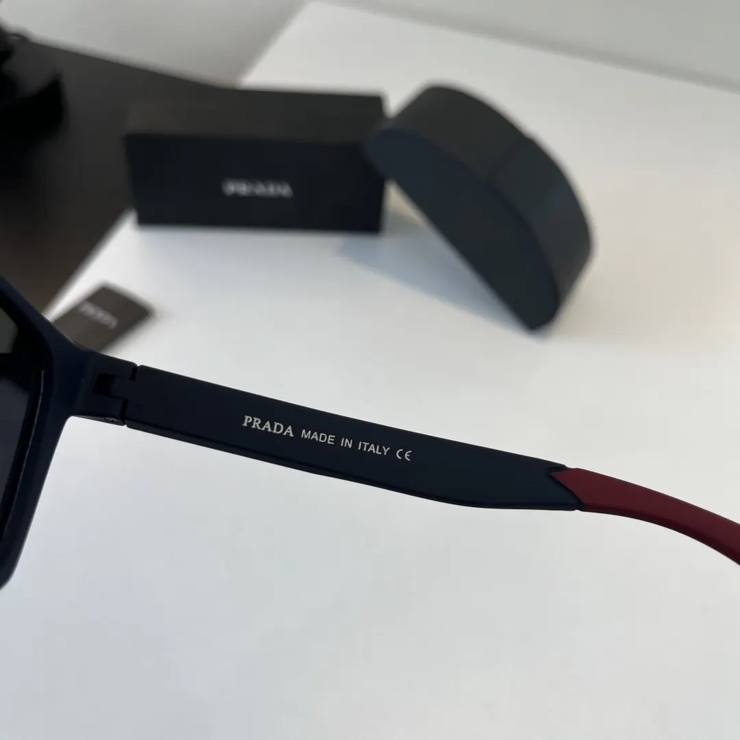 Prada 太阳眼镜 时尚遮阳 太阳镜