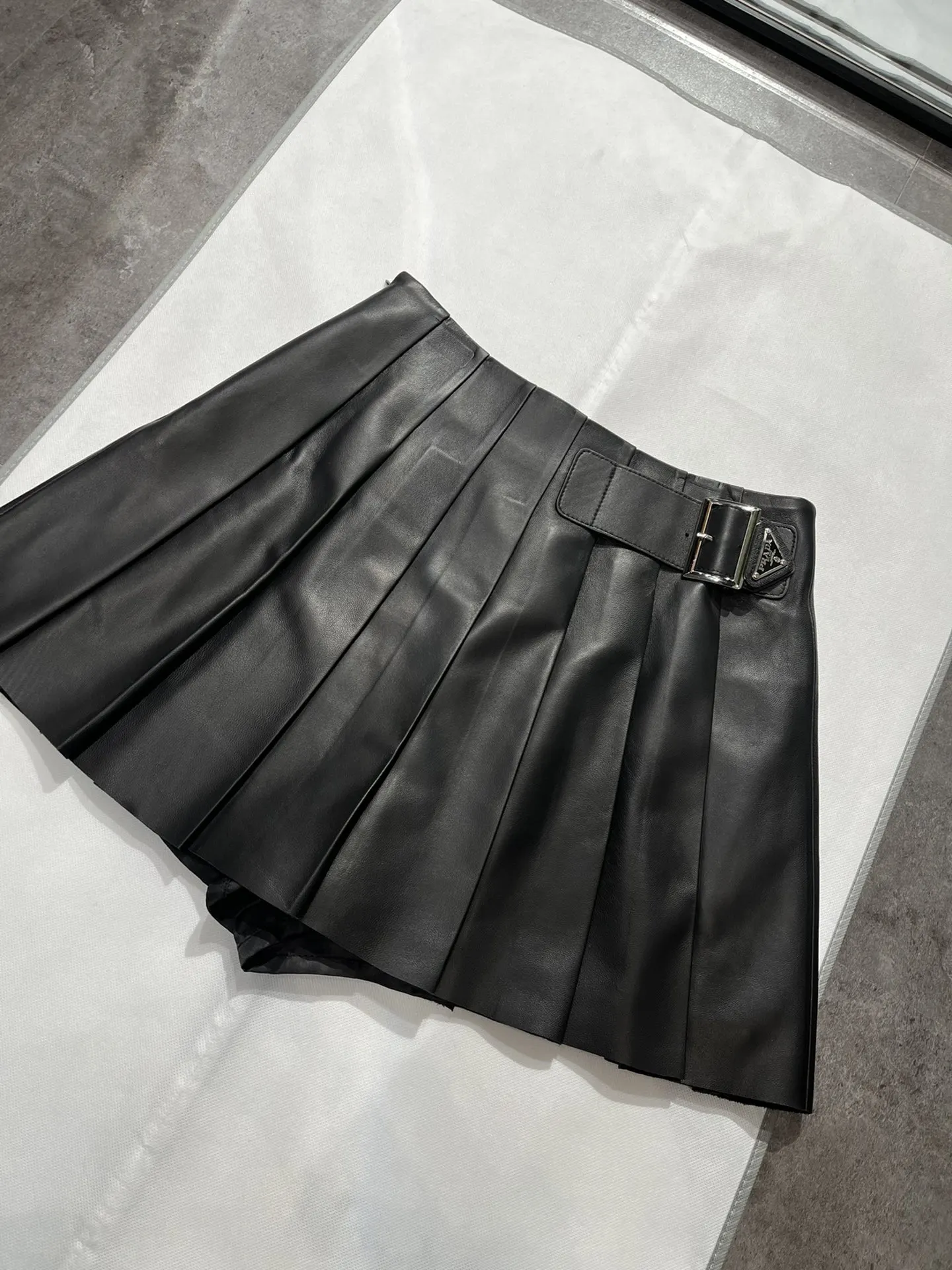 Prada 皮革 短裤