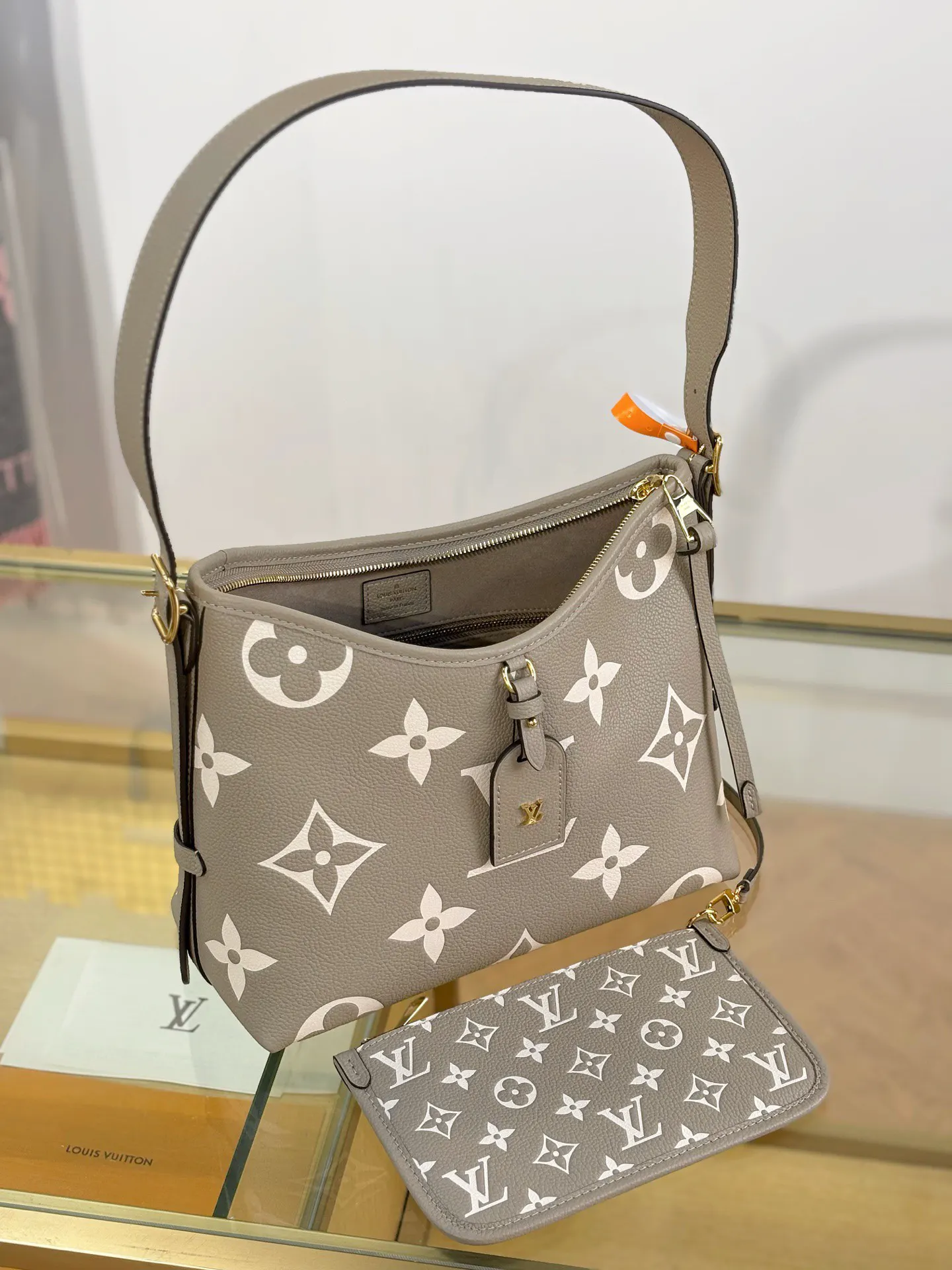 CarryAll 牛皮 斜背包 輕便斜挎款