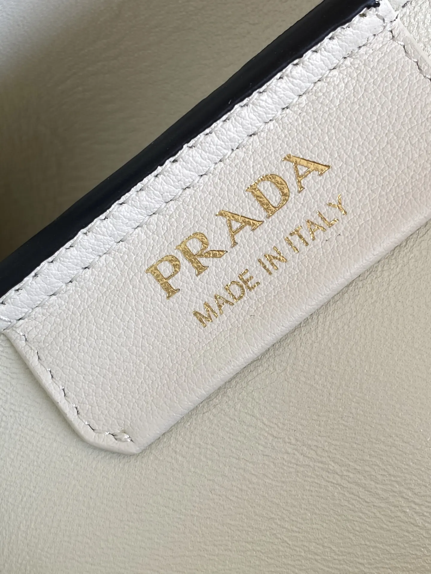 Prada 1BA444 牛皮 羊皮 手提包