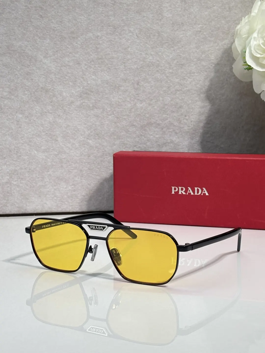 Prada 墨镜 時尚防晒款