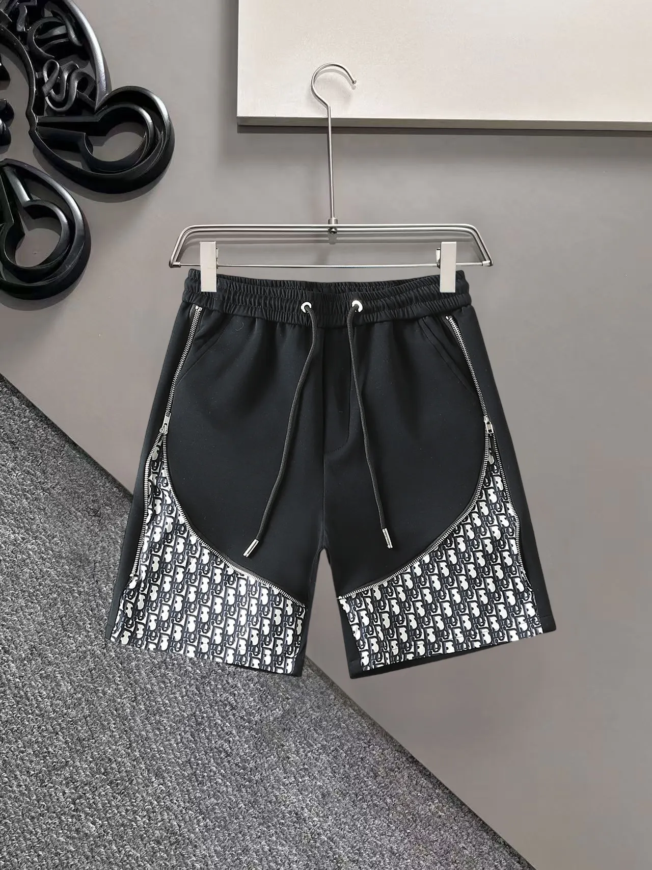 Dior 白色拼接运动短裤 侧边织带休闲款