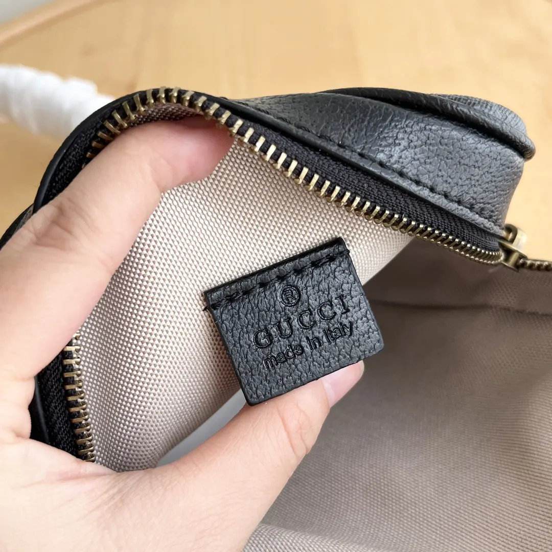 Gucci Ophidia GG Supreme 斜挎包
