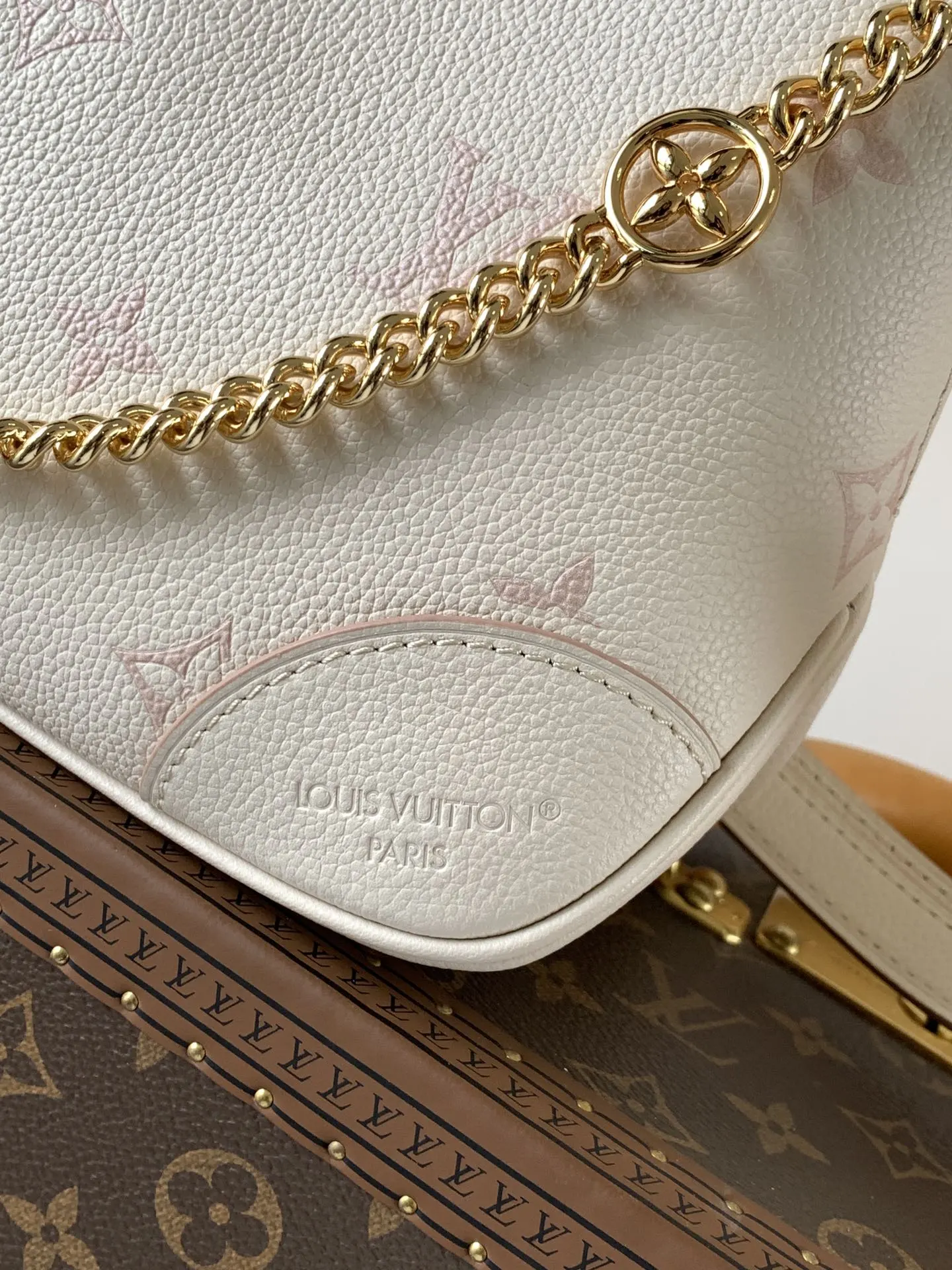 LV Boulogne chain bag, shoulder crossbody Image 5 LV Boulogne chain bag, shoulder crossbody Image 5