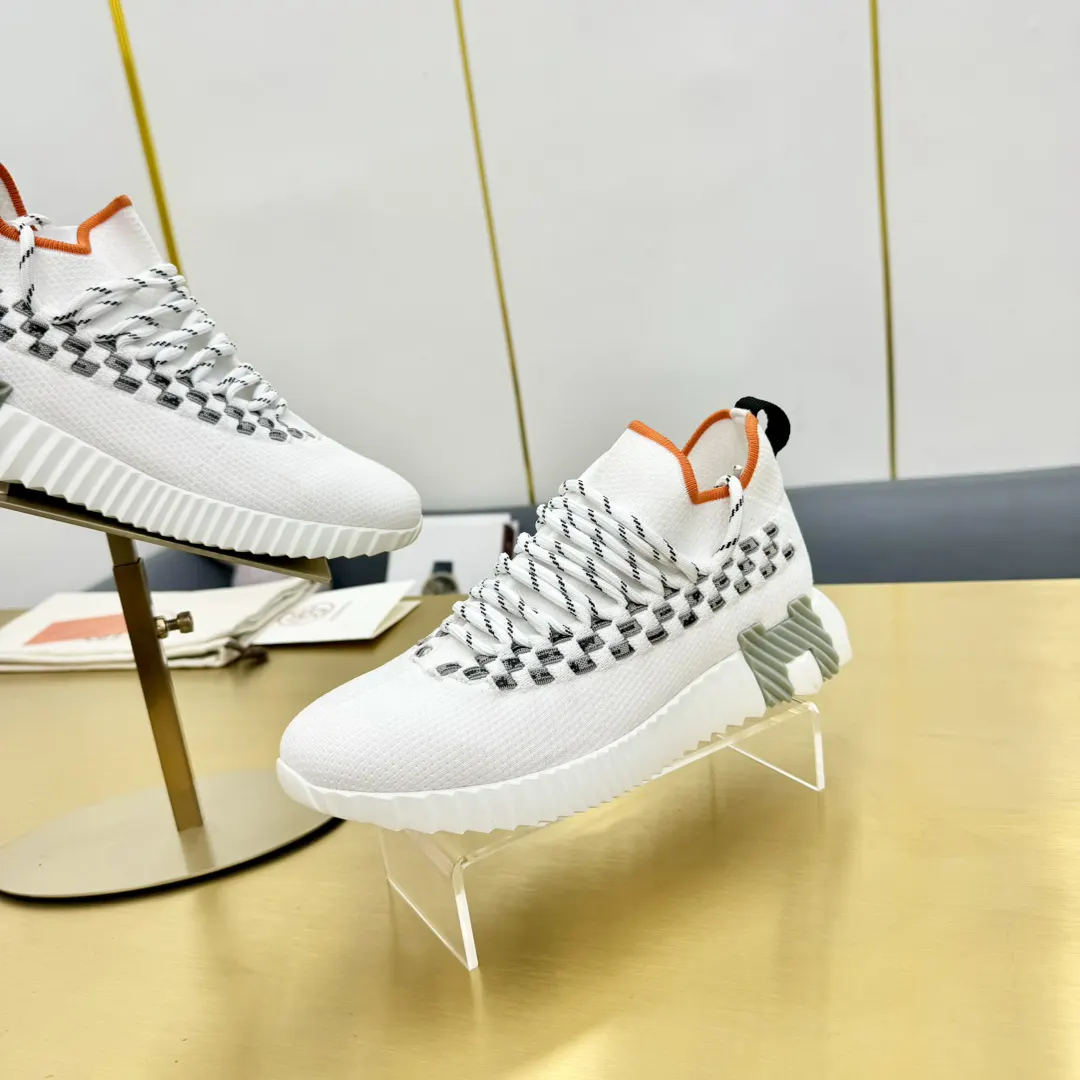 Hermès 官网同步更新 羊皮 运动鞋 舒适
