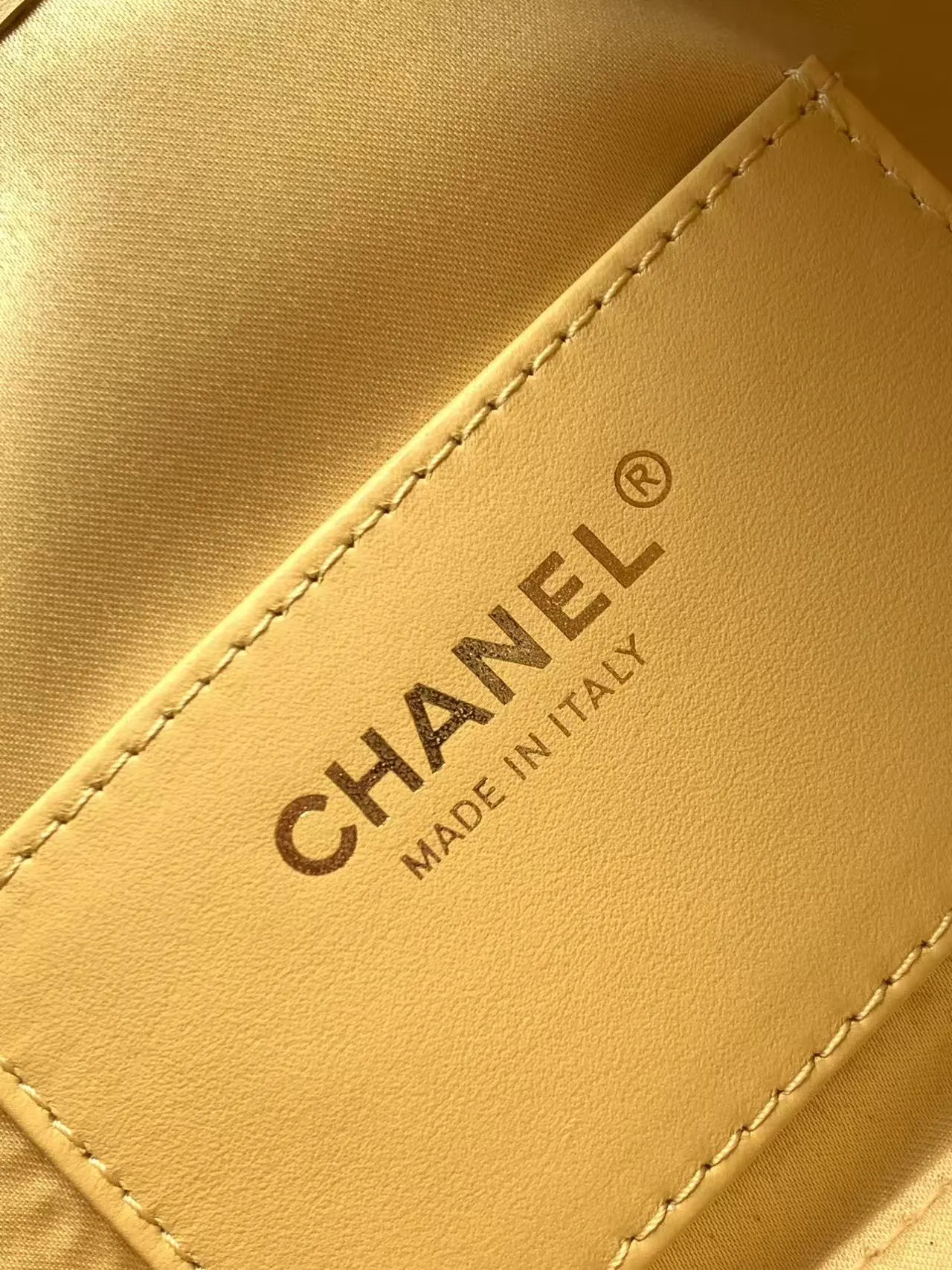CHANEL 迷你磨砂皮 復古金币纽扣抽绳水桶包 菱格纹 经 鏈條包 精致鏈條款