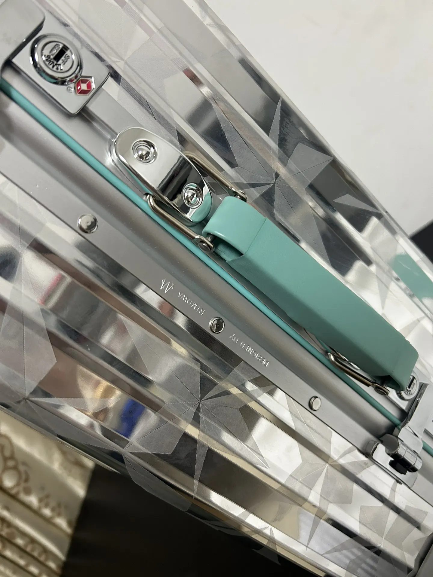 白色 帆布 最美联名款 来自Tiffa联合携手共创的 寸登机箱 行李箱 旅行拉杆款 轻便出行款