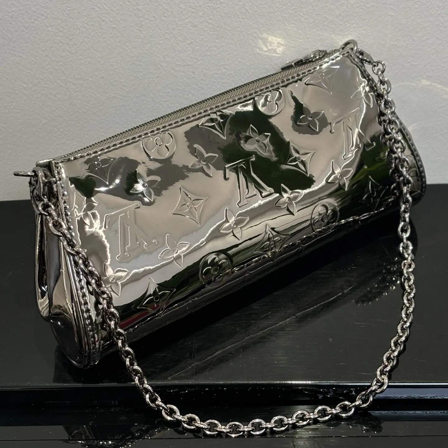Louis Vuitton Pochette Monogram 链条包 银色