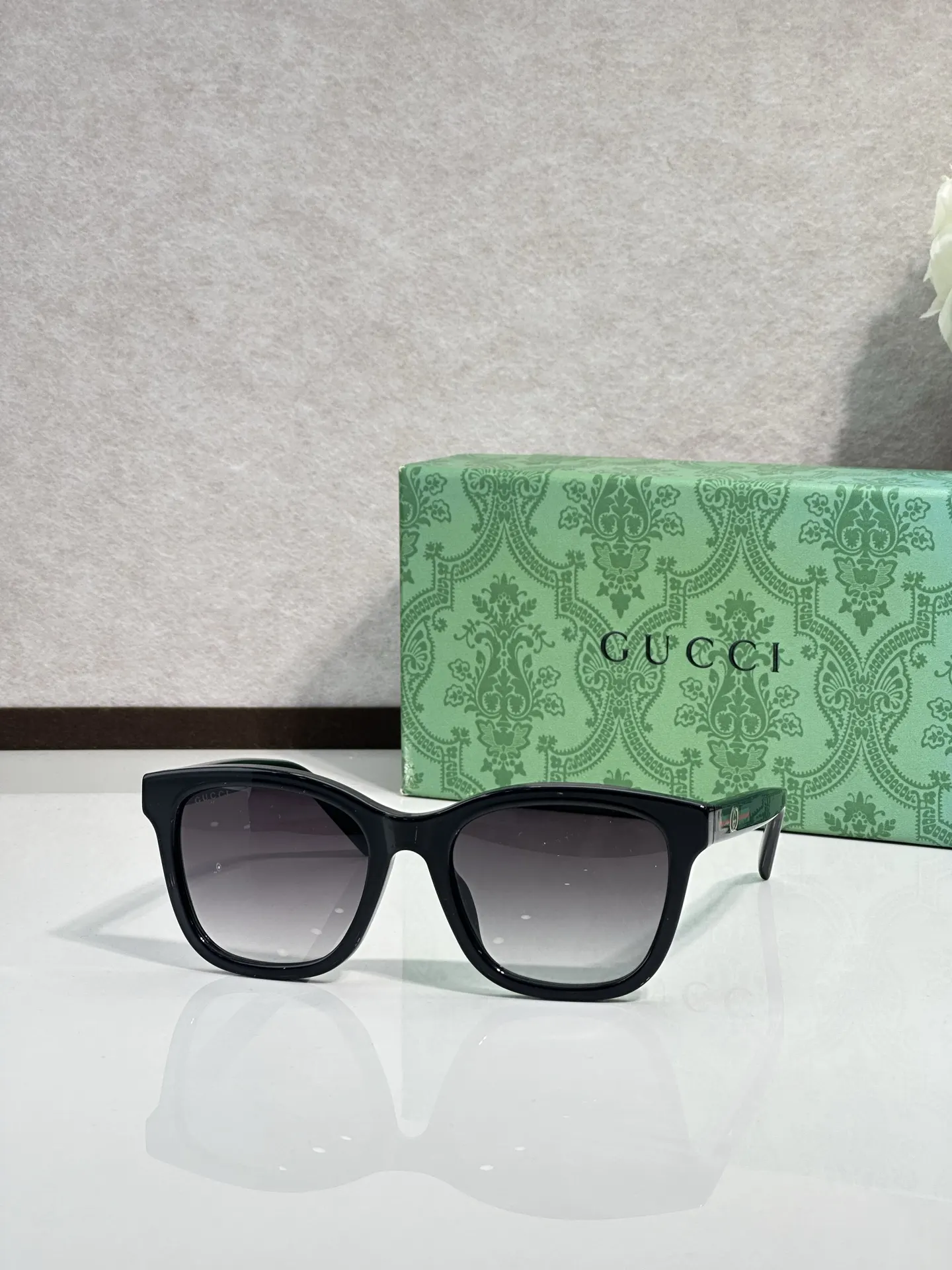 Gucci 方框太陽眼鏡 黑色 太陽鏡