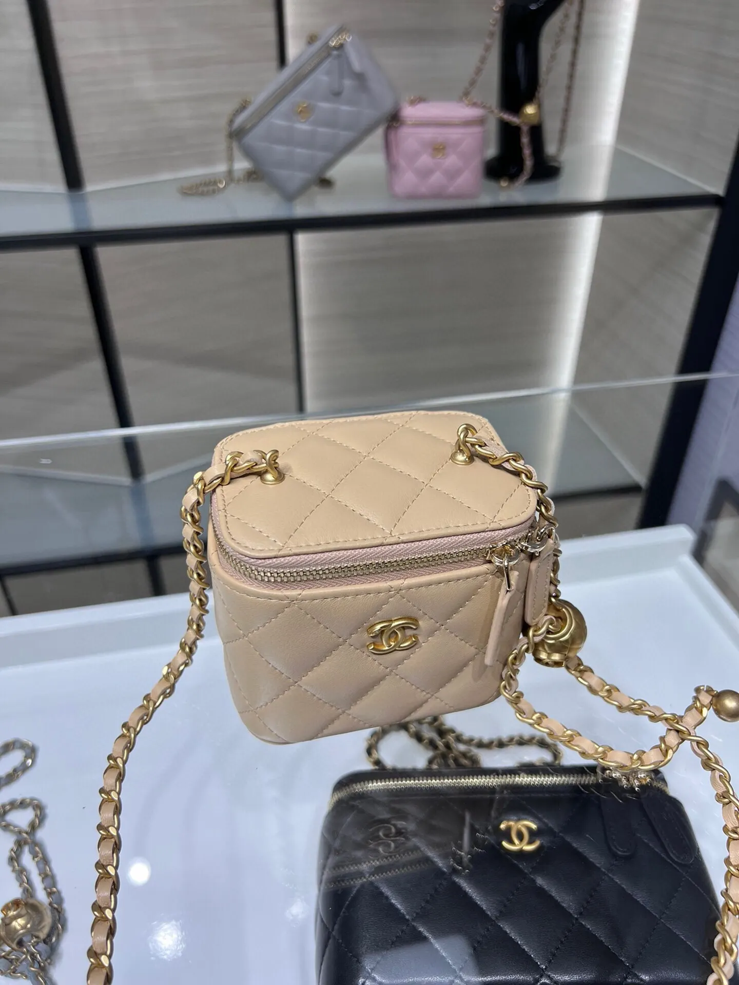 Chanel 羊皮鏈條包 單肩斜挎(數字3) Chanel 羊皮鏈條包 單肩斜挎(數字3)