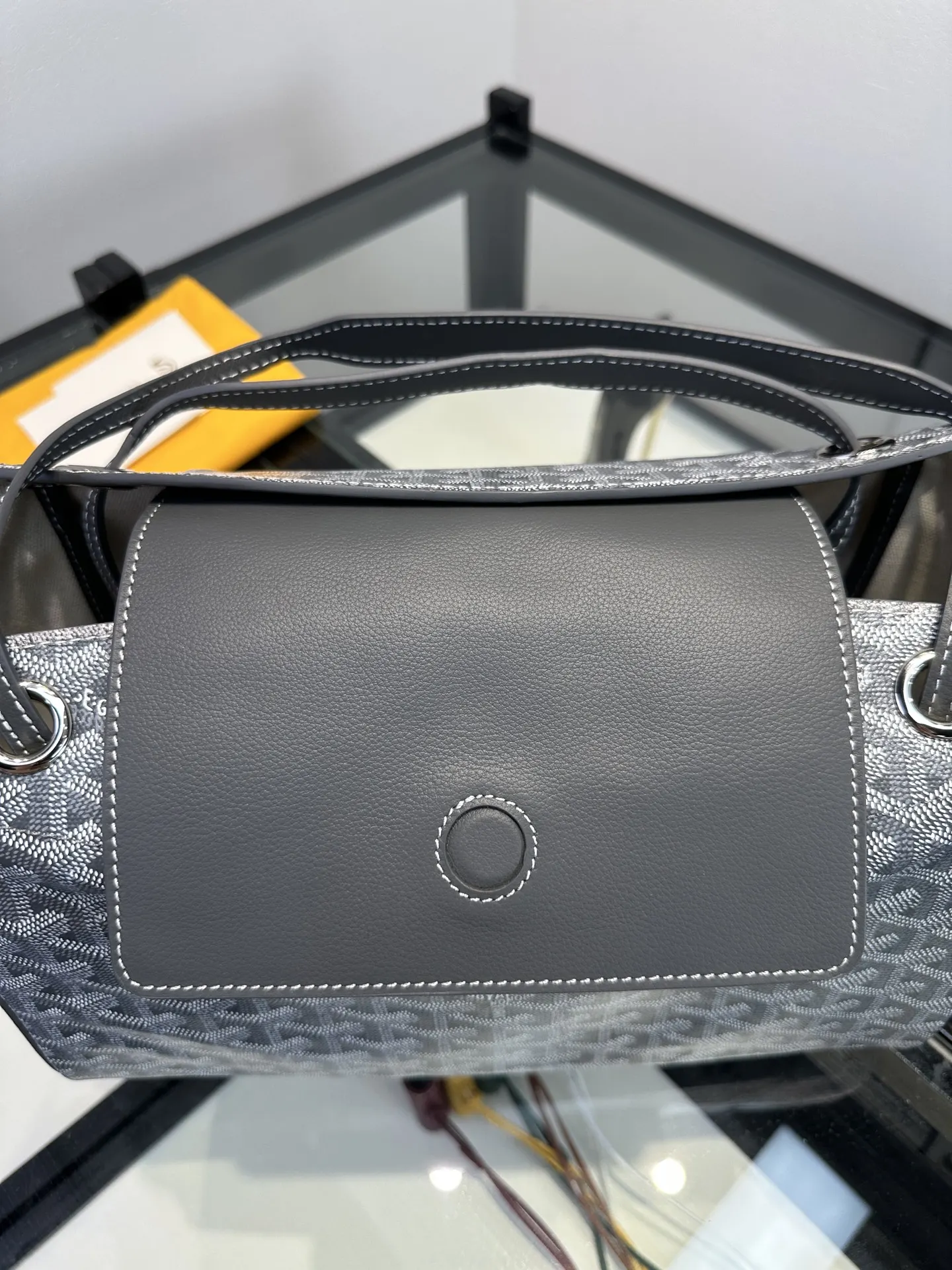 Goyard 灰色 无论你喜欢哪一种风格 低调内敛或高调前卫 休闲或精致 收纳包 旅行收纳款