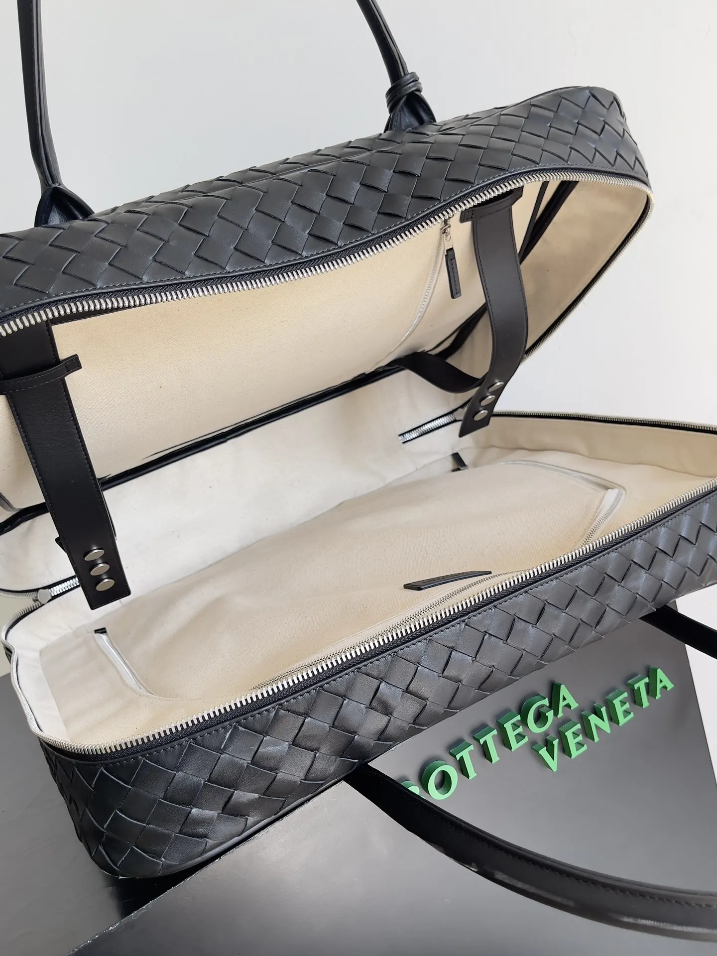 Bottega Veneta 牛皮 行李箱 旅行拉杆款 輕便出行款