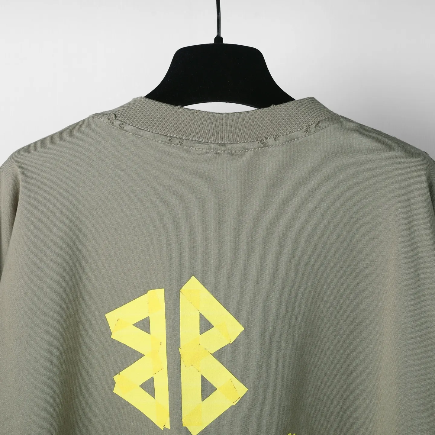 Balenciaga Logo 短袖T恤(數字4) Balenciaga Logo 短袖T恤(數字4)