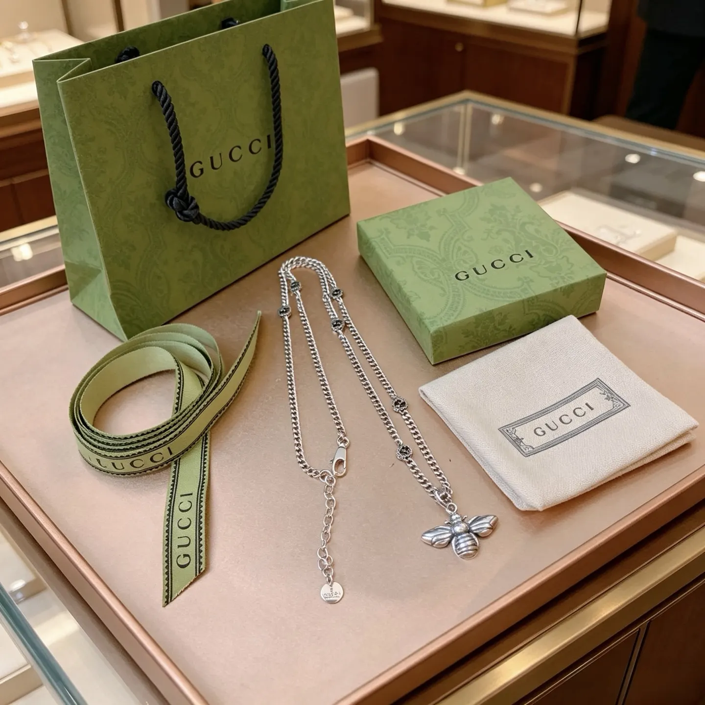 Gucci 链条包 单肩斜挎
