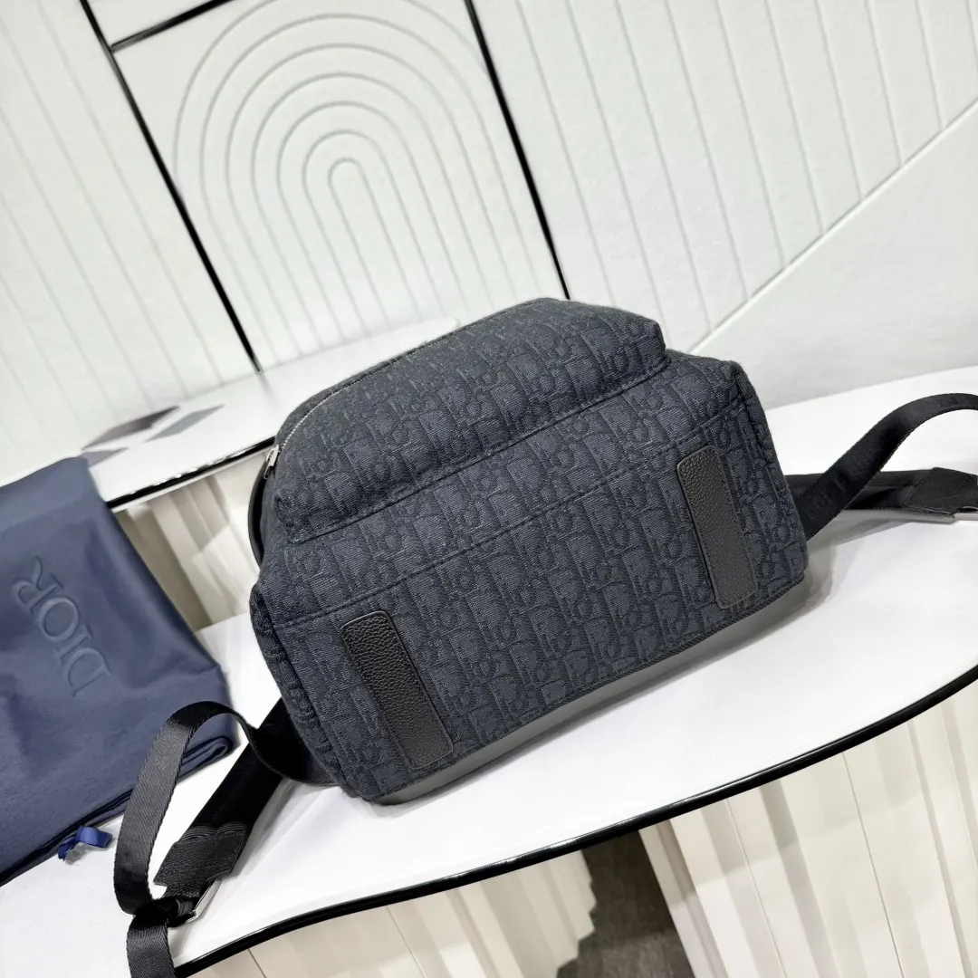 Dior 黑色 牛皮 市场 打版 保证进口头层牛皮 拒绝 雙肩包 实用雙肩款
