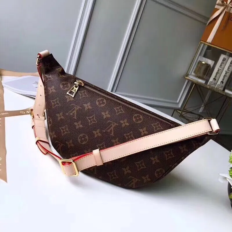 LV 老花 帆布 厂价 包包 老花 由经典 腰包 休闲腰包款