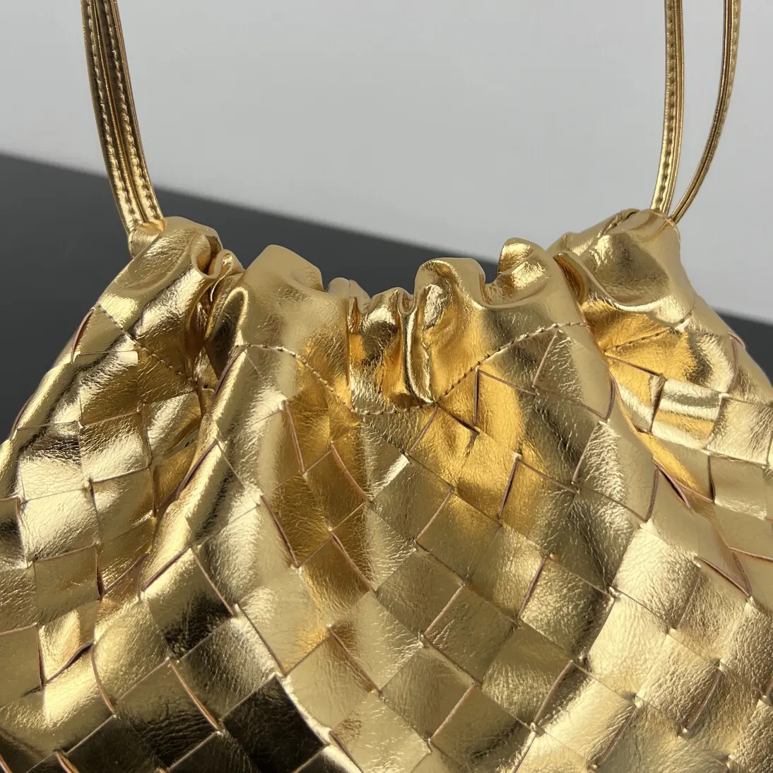 Bottega Veneta 金色 牛皮 腋下包 復古腋下背款