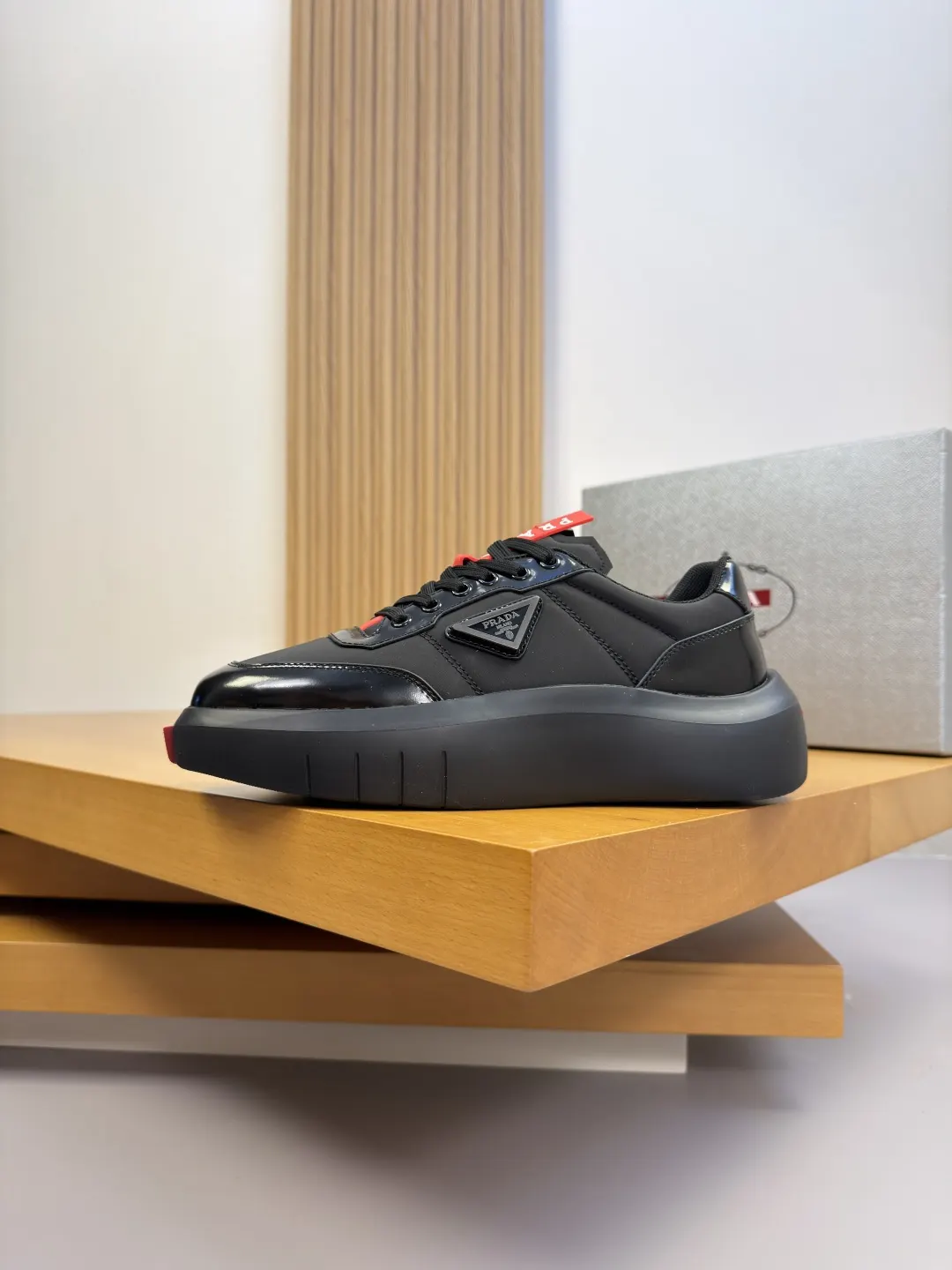 Prada 牛皮 帆布 Logo 运动鞋 休闲运动