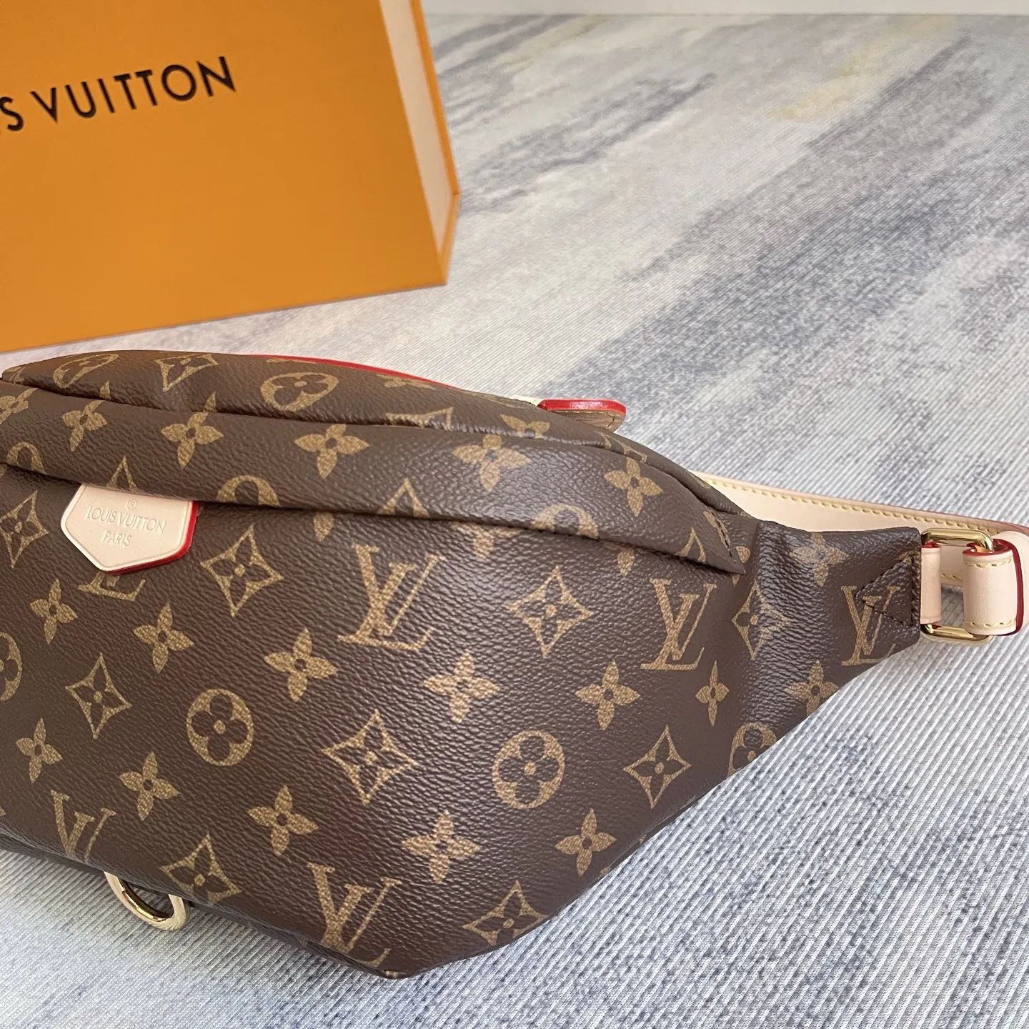 Louis Vuitton Gold Belt Bag Casual Leather
