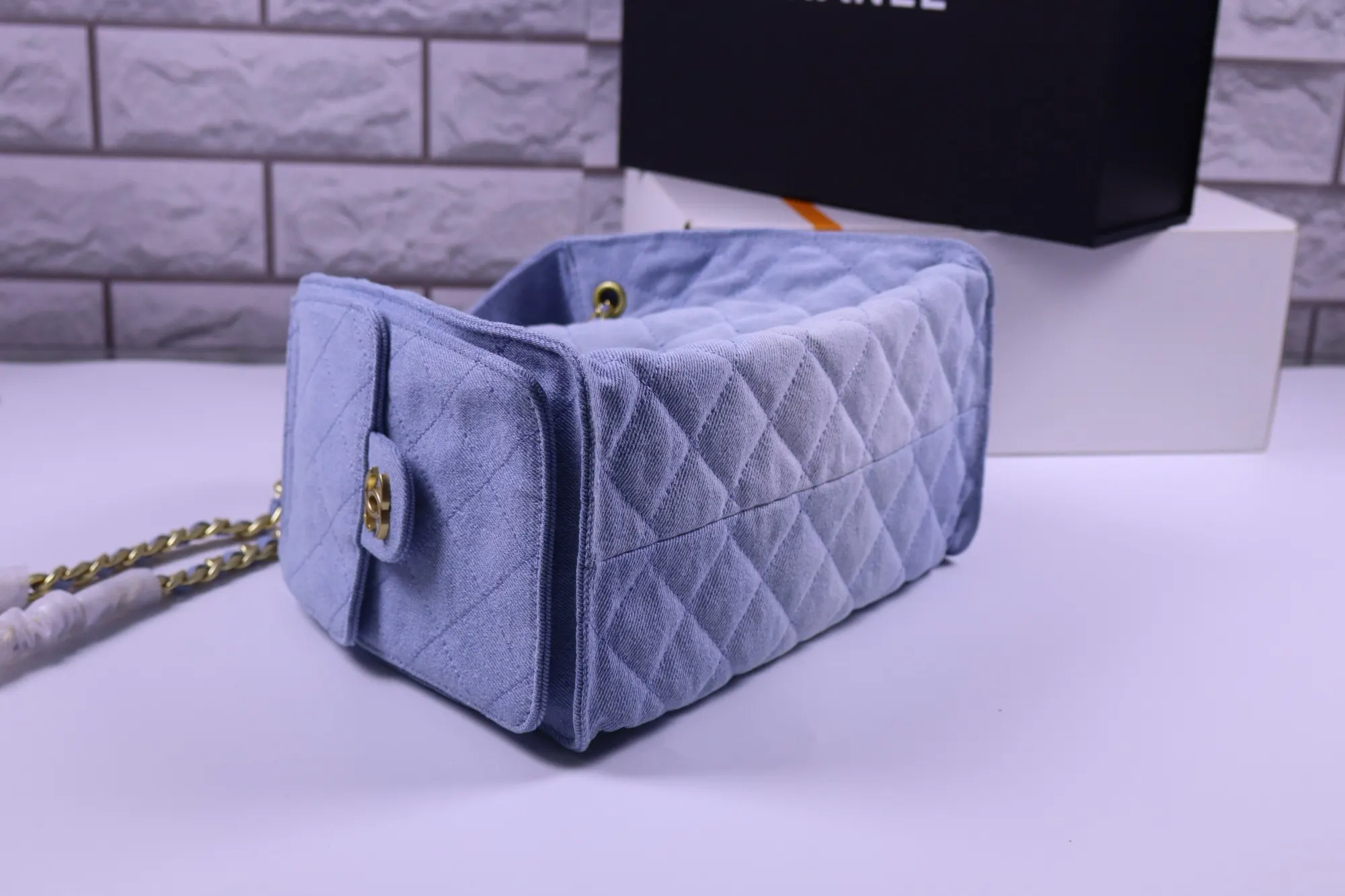 Chanel 蓝色 牛仔 腋下包
