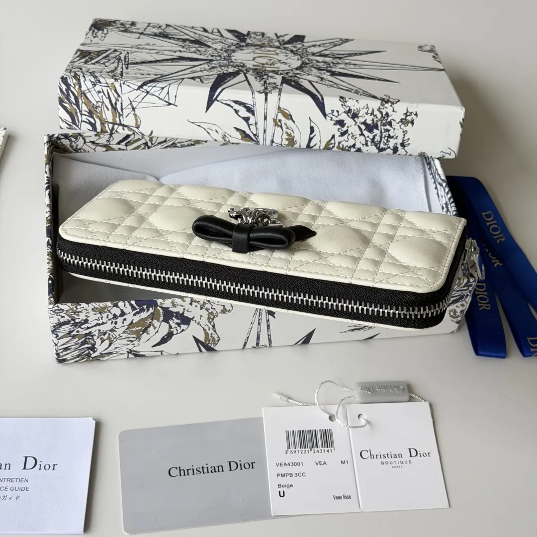 Dior 白色羊皮蝴蝶结化妆包 手拿