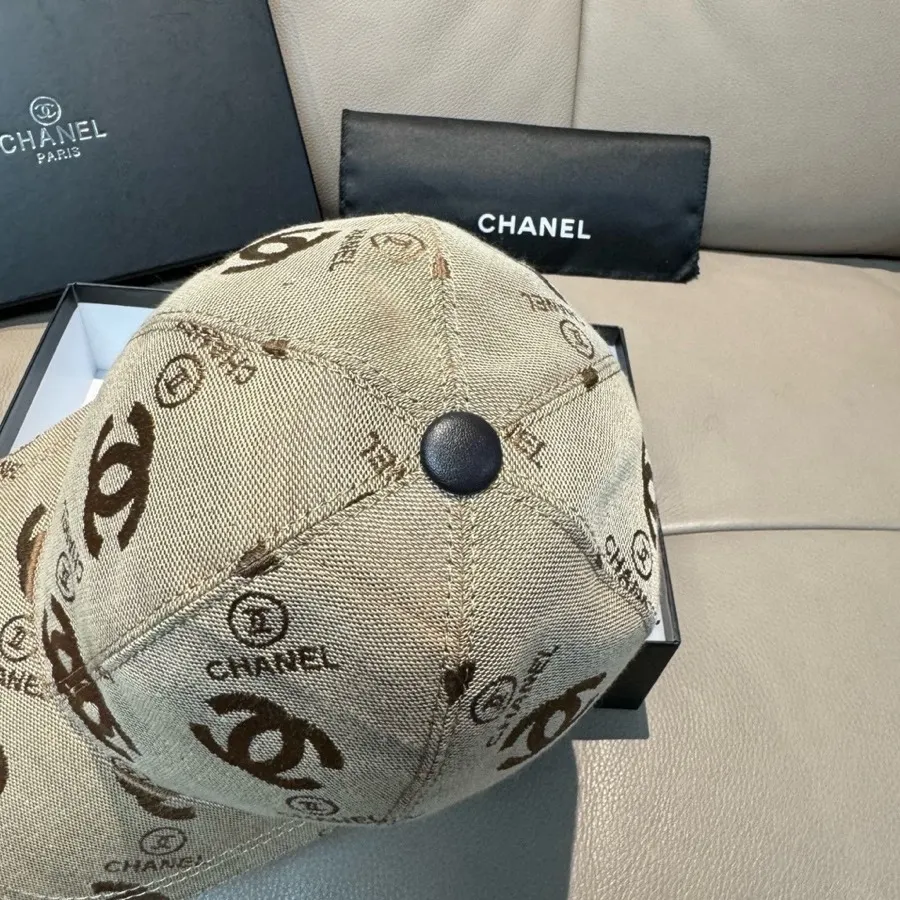 Chanel Logo帽子(數字6) Chanel Logo帽子(數字6)