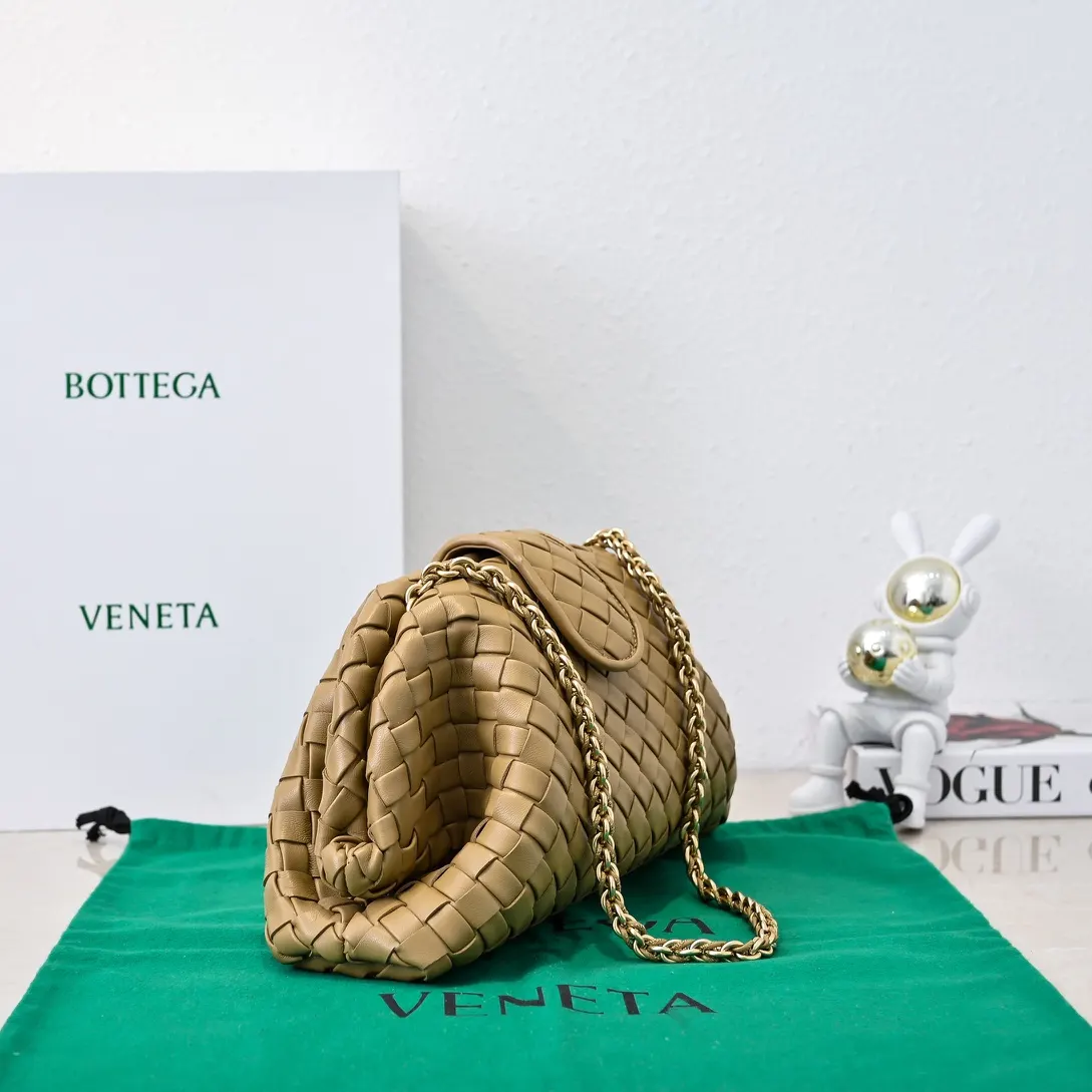 Bottega Veneta 羊皮 鏈條包 精致鏈條款