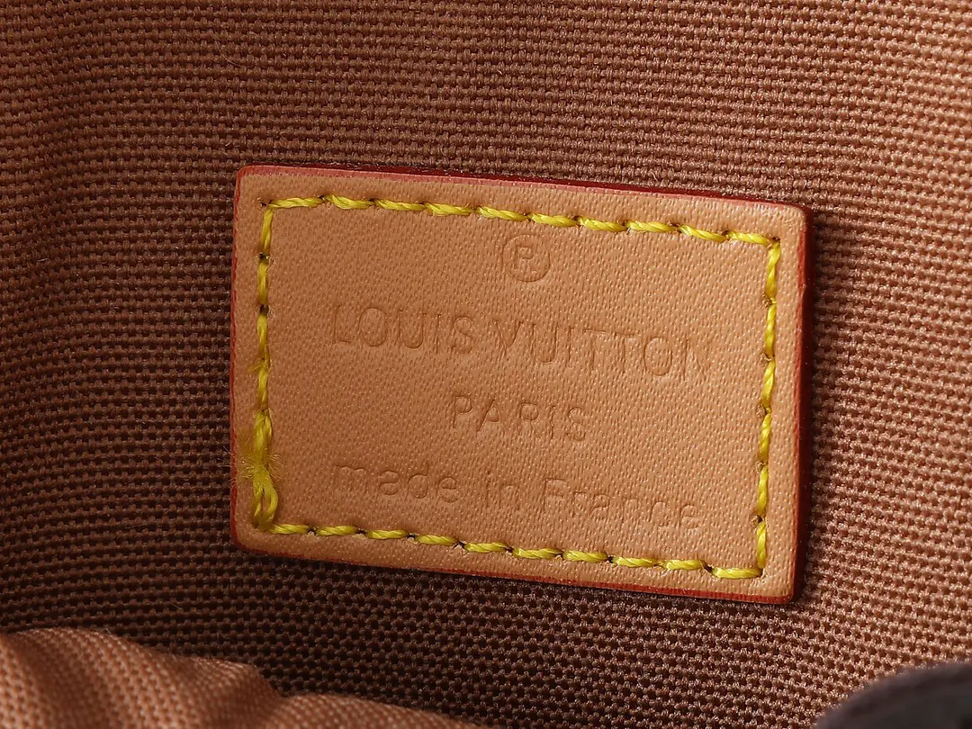 Monogram Chain Bag Leather Image 9 Monogram Chain Bag Leather Image 9