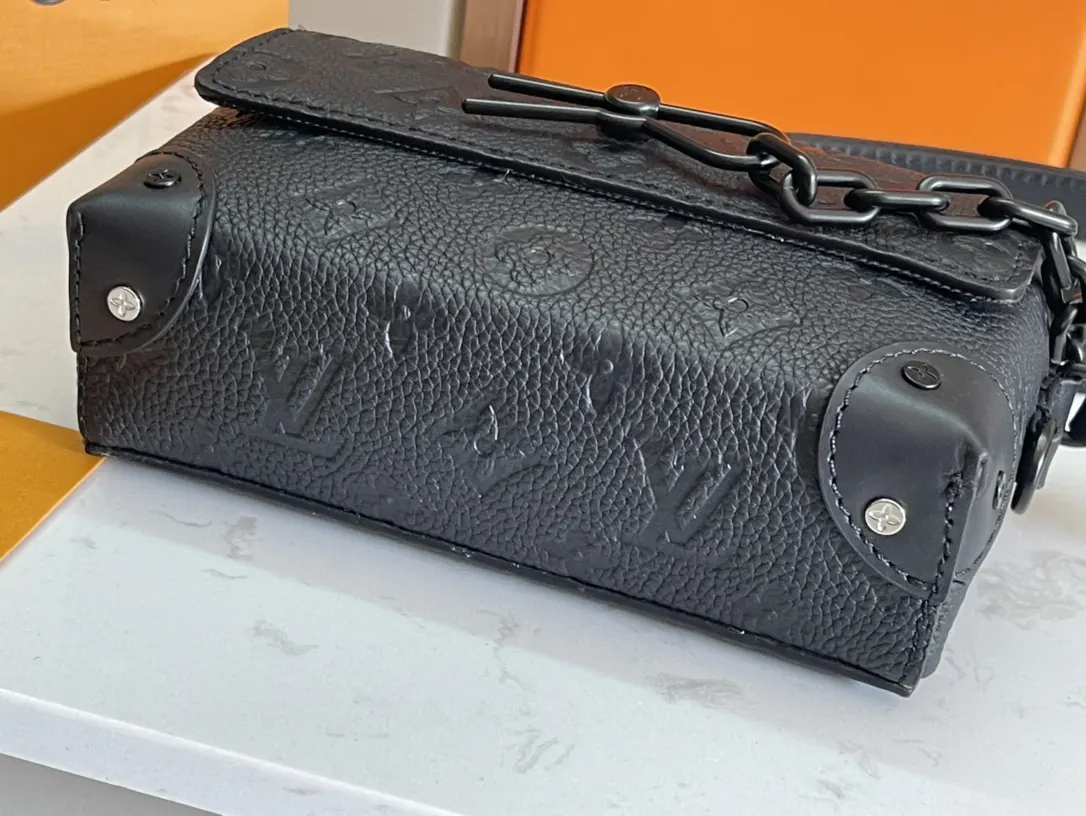 牛皮 拉链内袋稳妥收納随行物品 可调节肩带实现舒適肩背 鏈條包 精致鏈條款