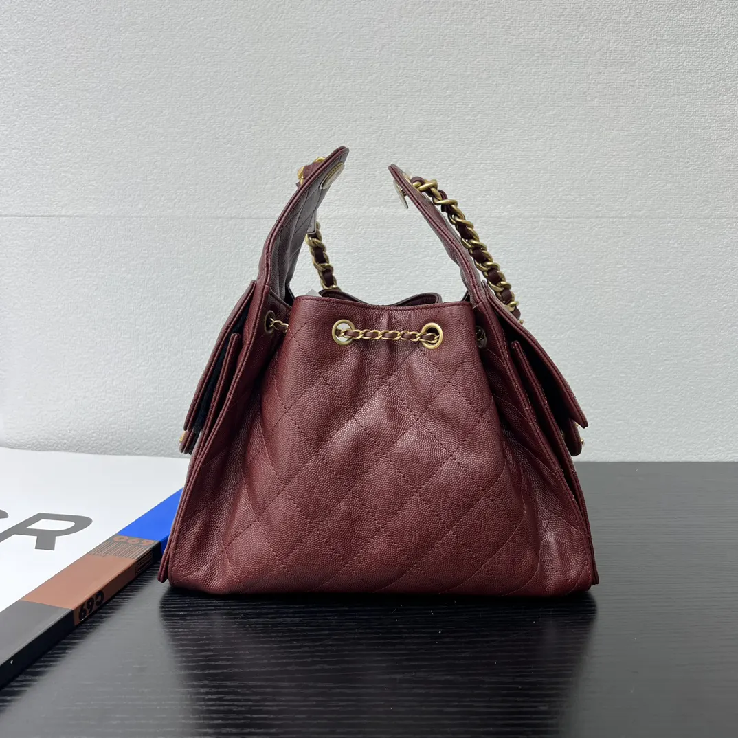 CHANEL 酒红色牛皮Hobo腋下包 金链款