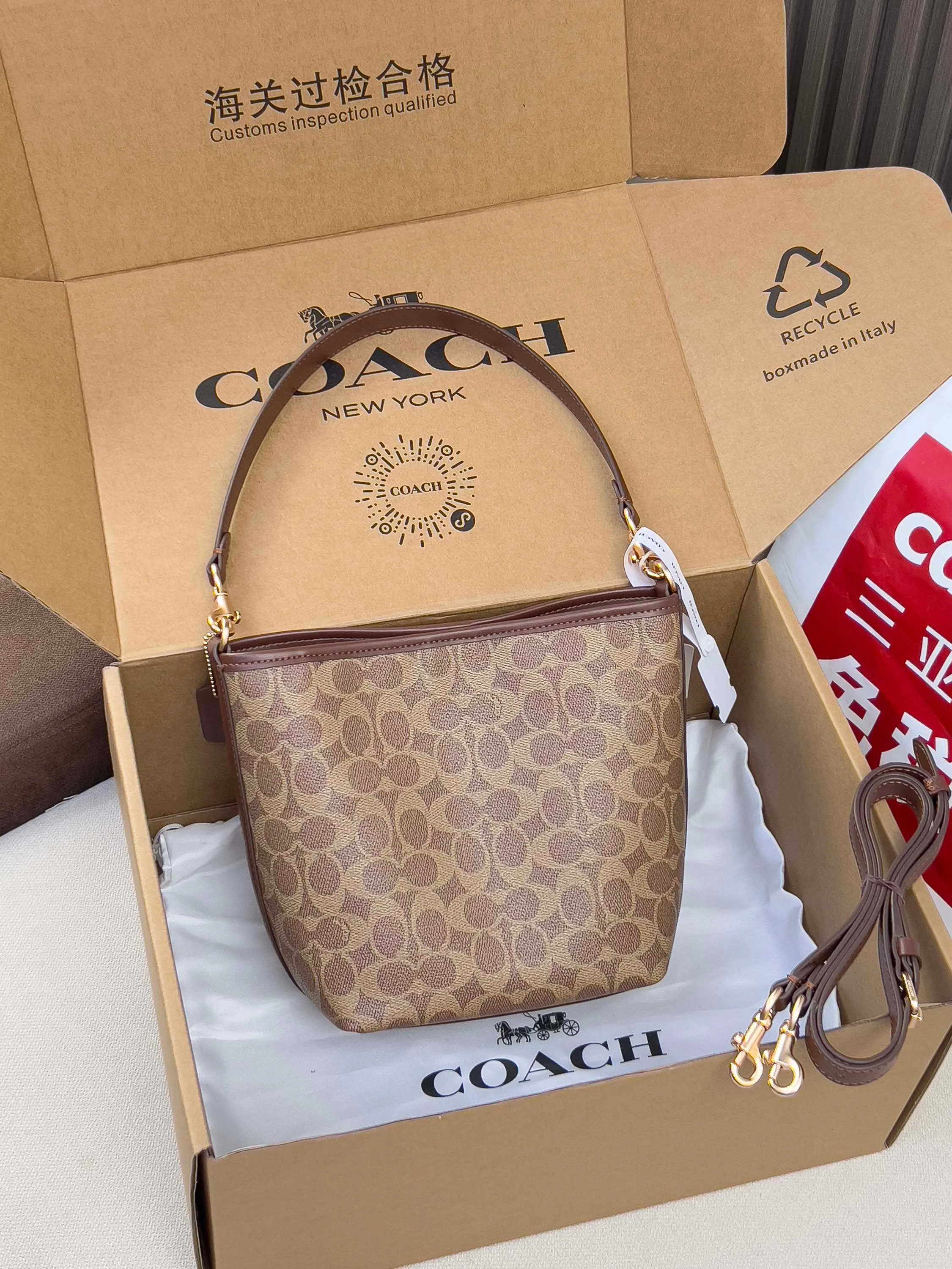 Coach 图片 七色水桶包 ～ 推 腋下包 復古腋下背款