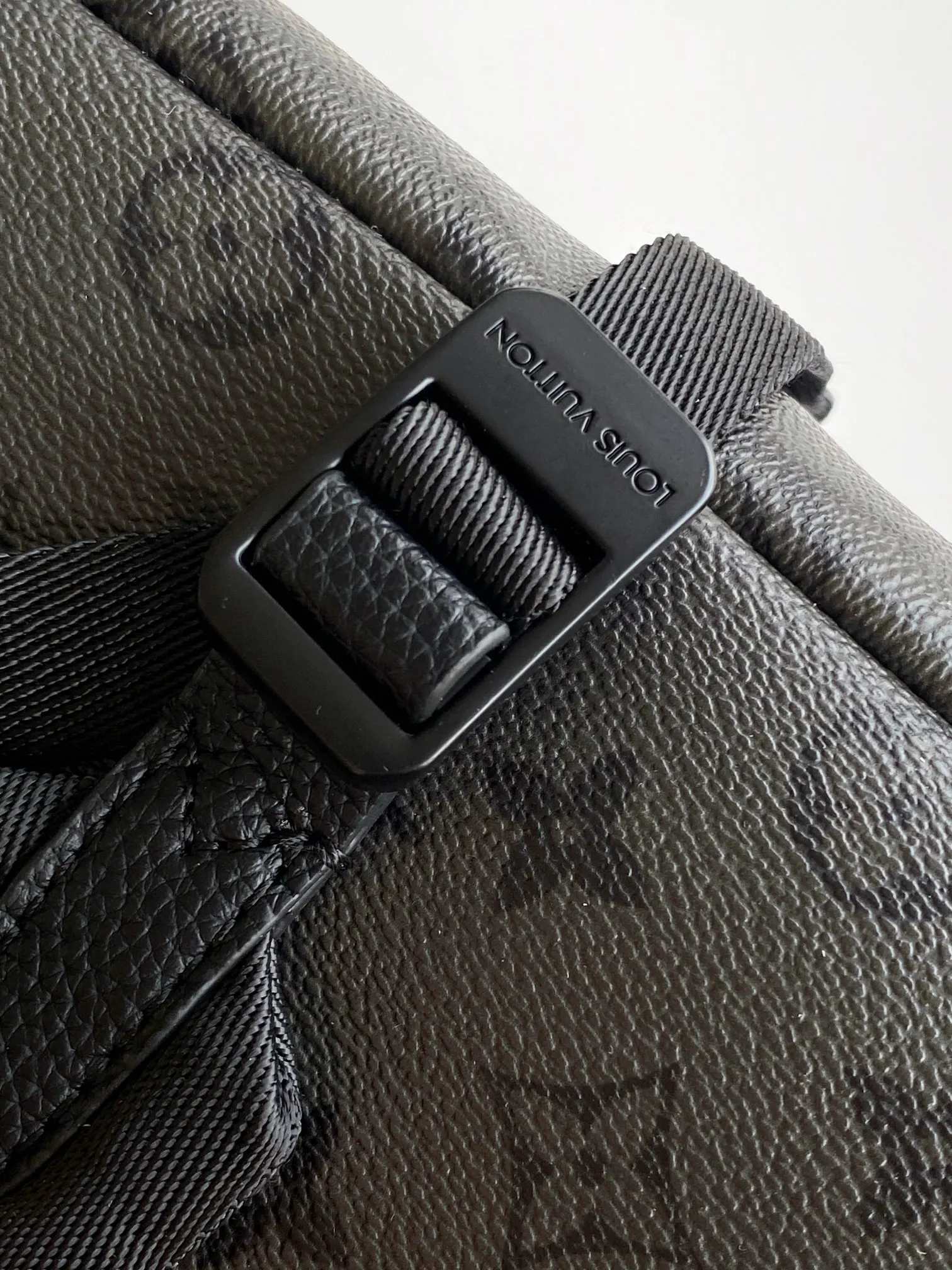 LV Discovery Backpack Image 6