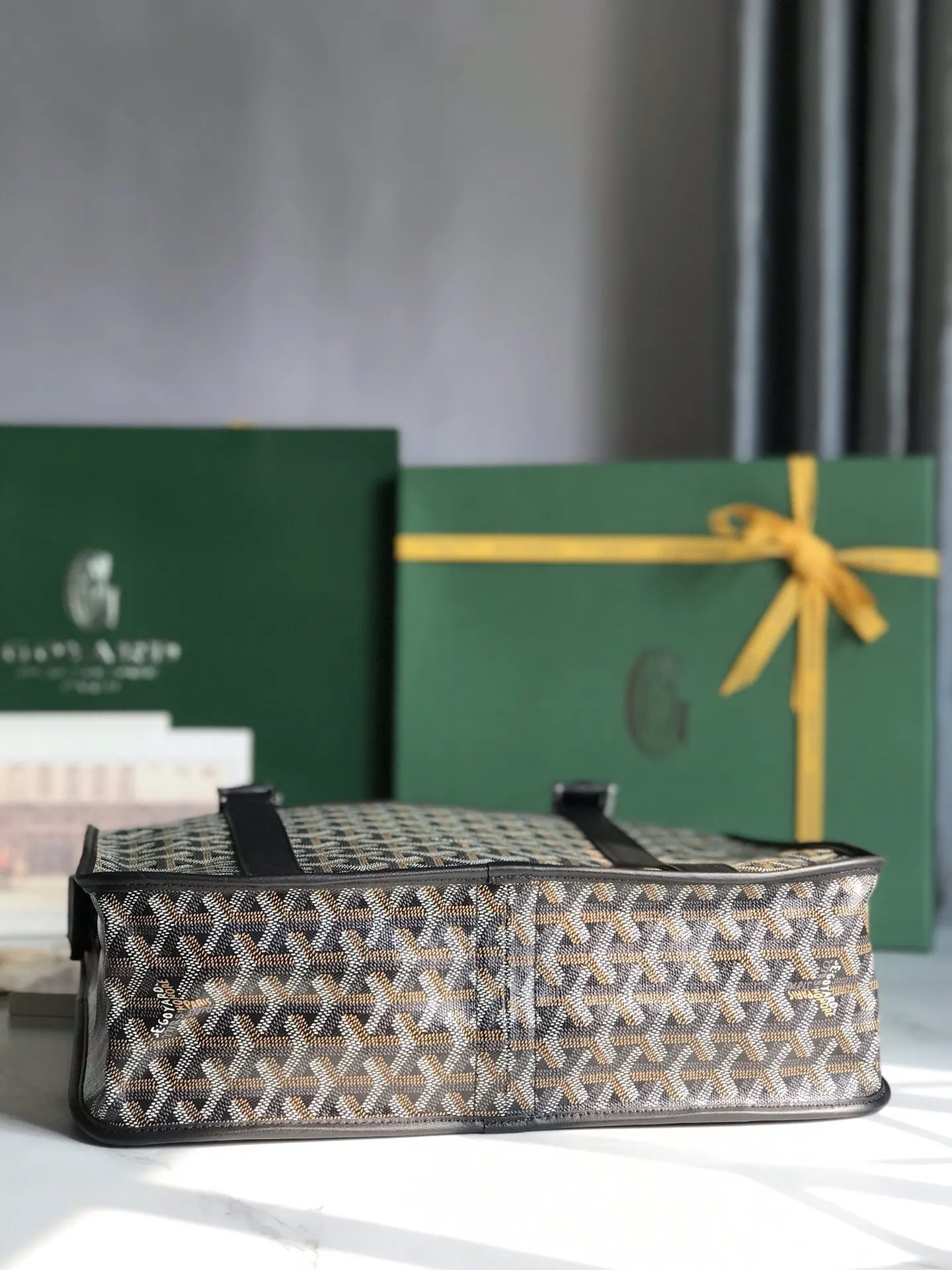 Goyard 皮革 Bourgogne竖款公文包 重新演绎了 商务通勤款