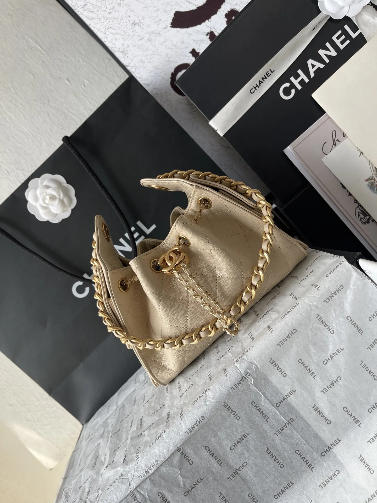 CHANEL 白色 金色 小牛皮 腋下包 复古腋下背款