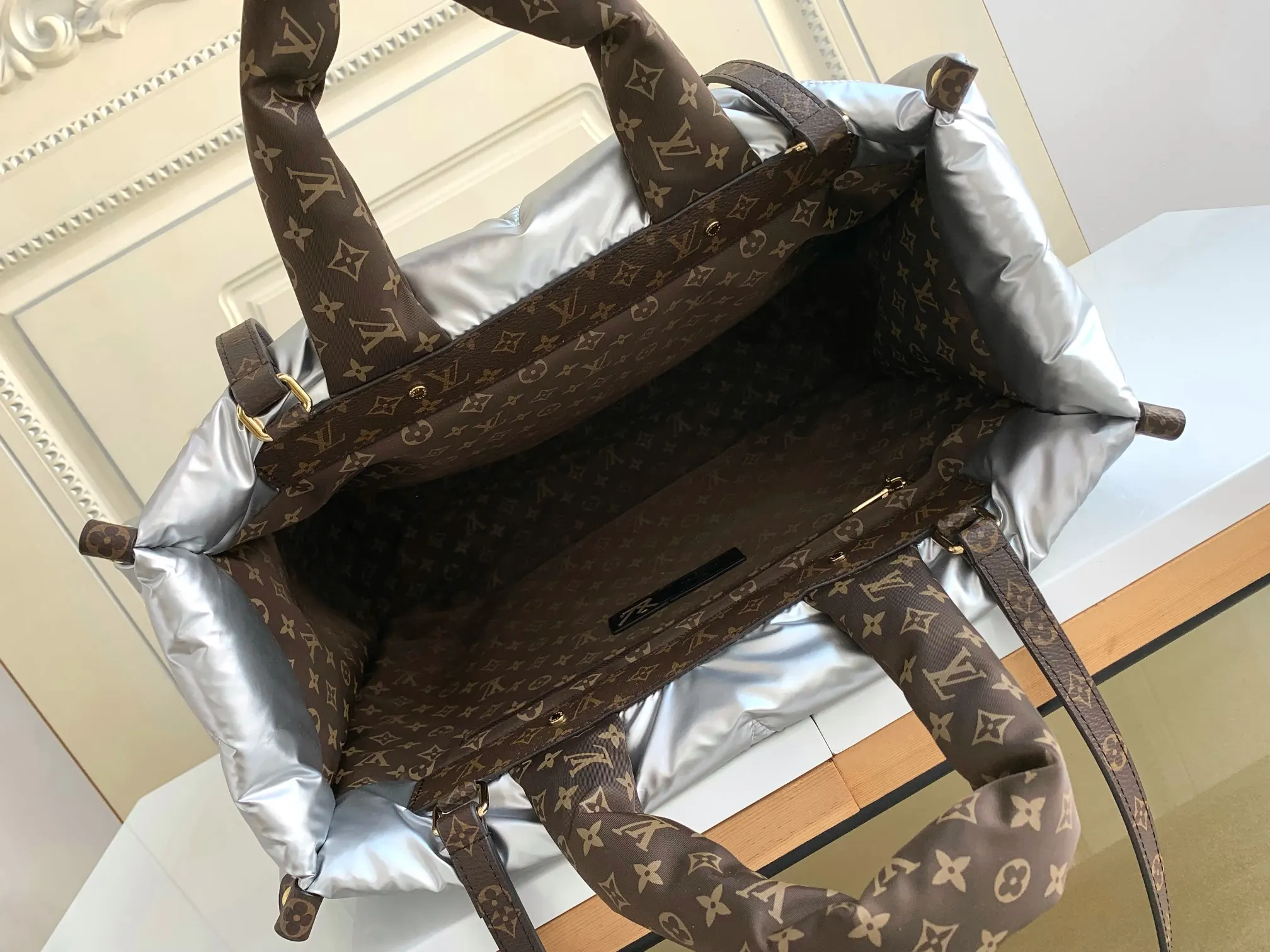 LV OnTheGo 棕色 老花 手提包 精選款