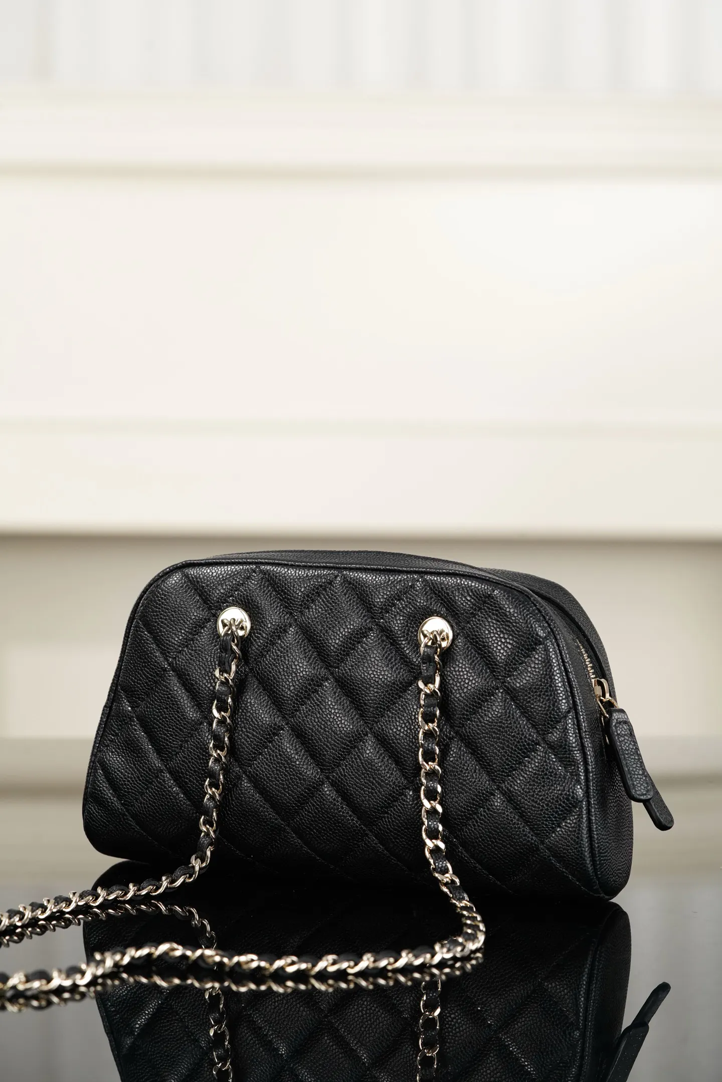 Black Gold Chain Bag Classic