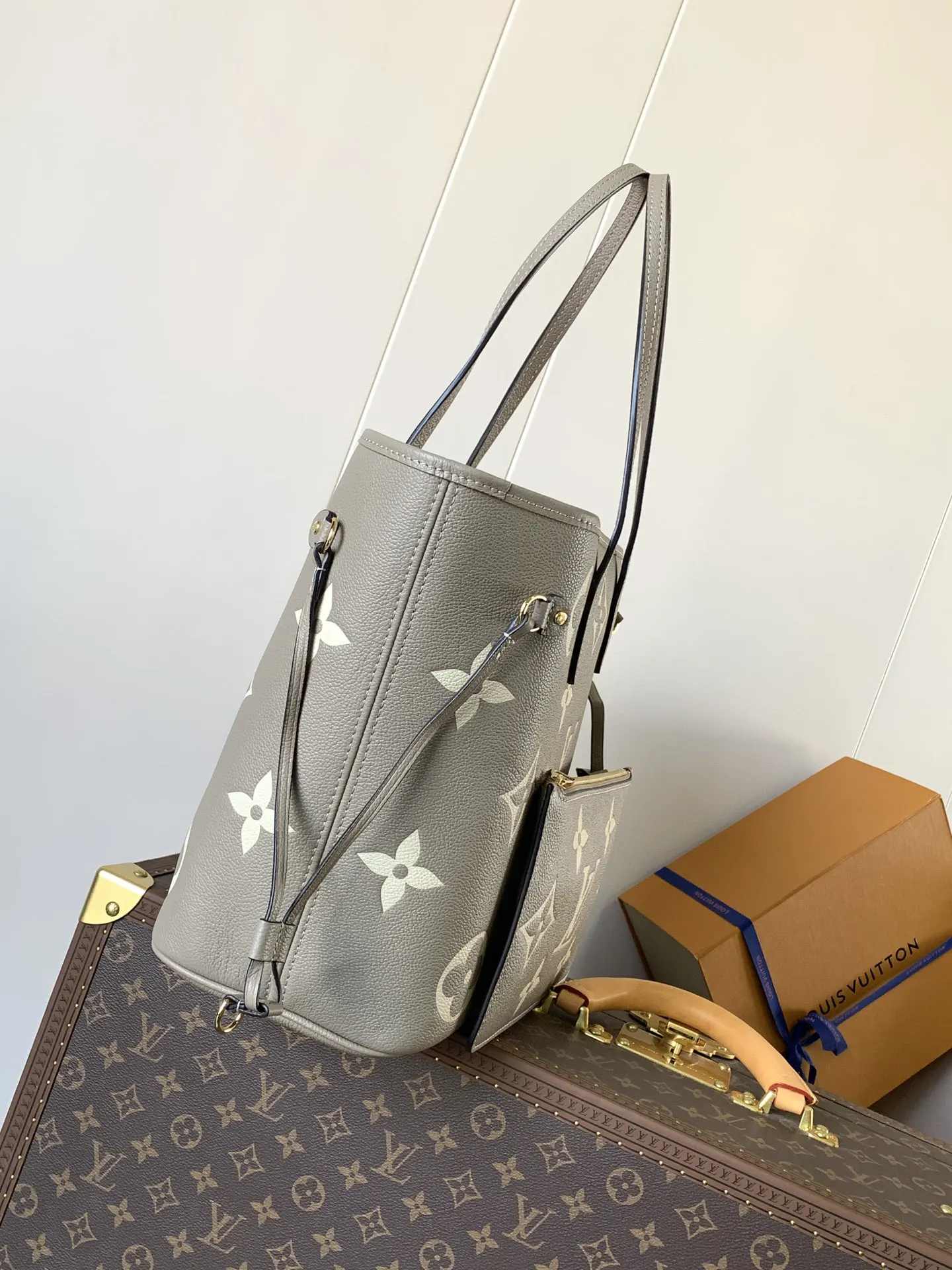 Neverfull 黑色 米白 手拿包 精致手拿款