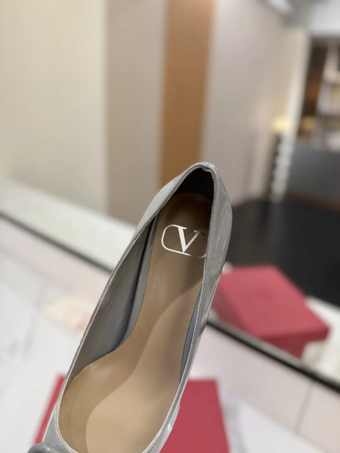 Valentino 金色 平底鞋 通勤约会款 款10
