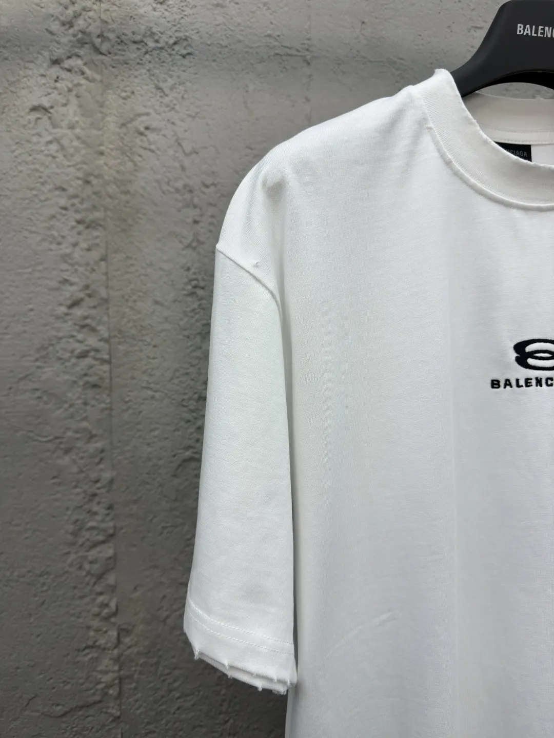 Balenciaga 純棉 Logo 短袖T恤 宽松休閒(數字4) Balenciaga 純棉 Logo 短袖T恤 宽松休閒(數字4)