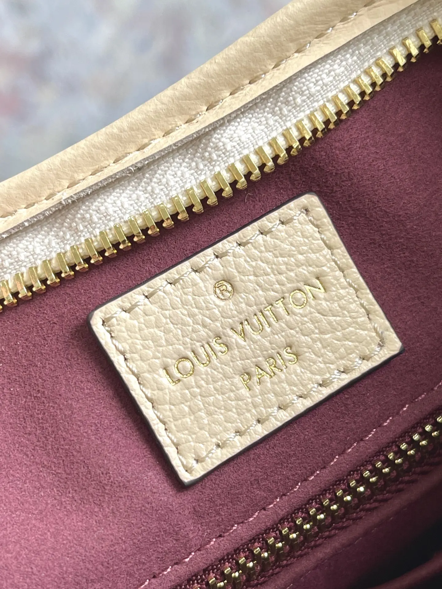 CarryAll 白色 米白 Mo手拿包 精致手拿款(數字9) CarryAll 白色 米白 Mo手拿包 精致手拿款(數字9)