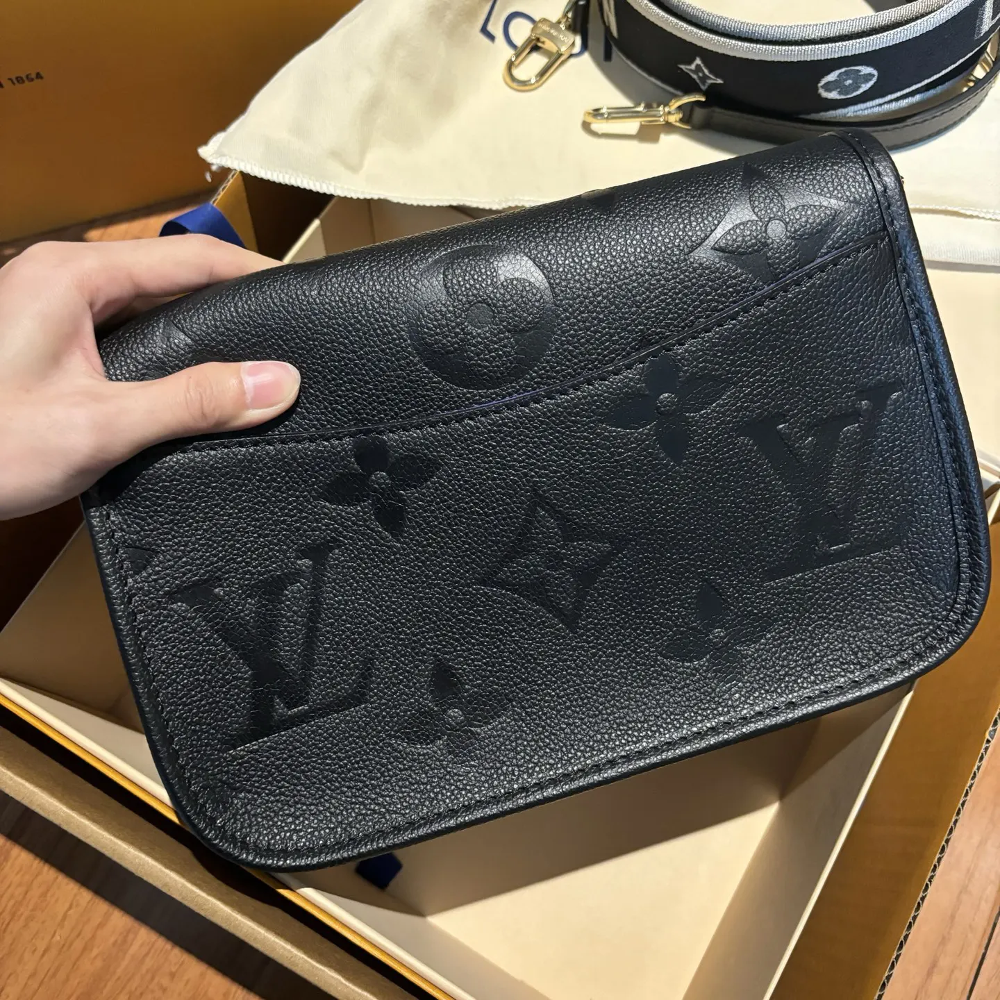 Black Hobo Shoulder Bag Vintage