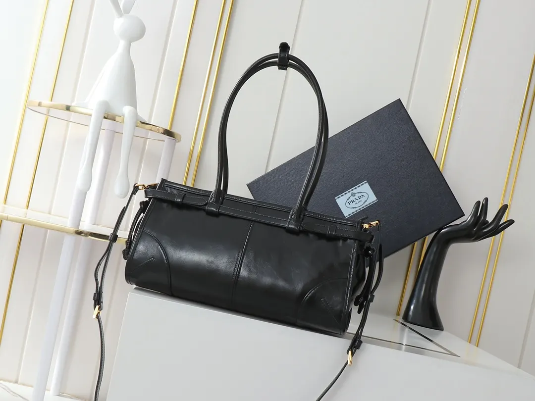 PRADA 1BA426 斜挎包 日常通勤款