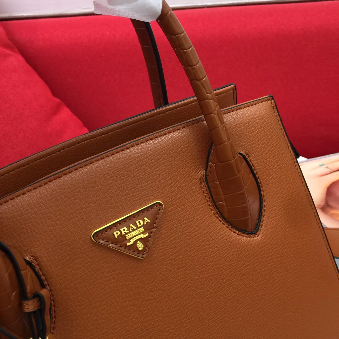 PRADA 鳄鱼皮 牛皮 手提包 日常通勤款