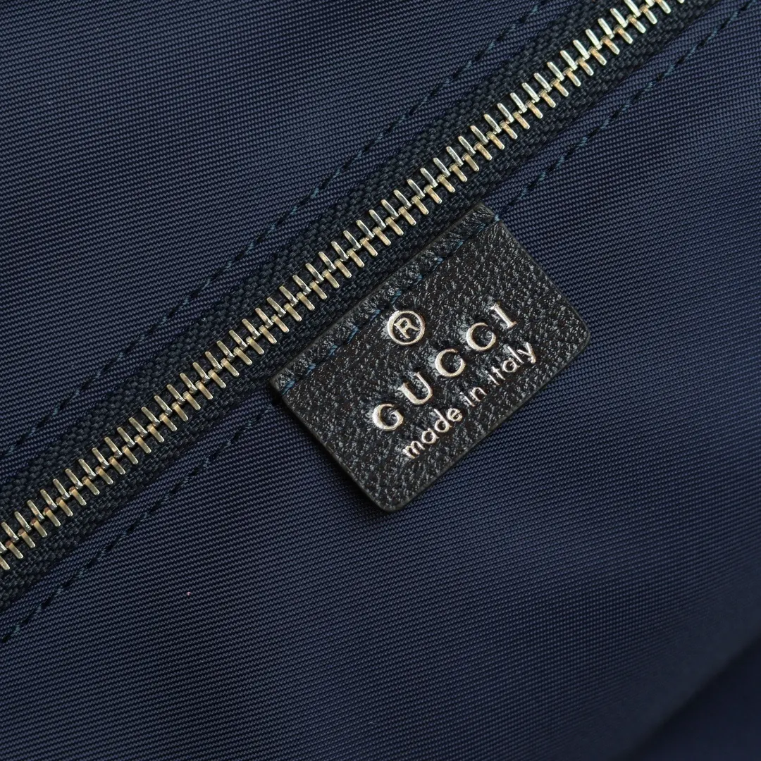 Gucci 牛仔 GG牛仔布为精致廓形增添品牌标志性元素 托特包 大容量托特款