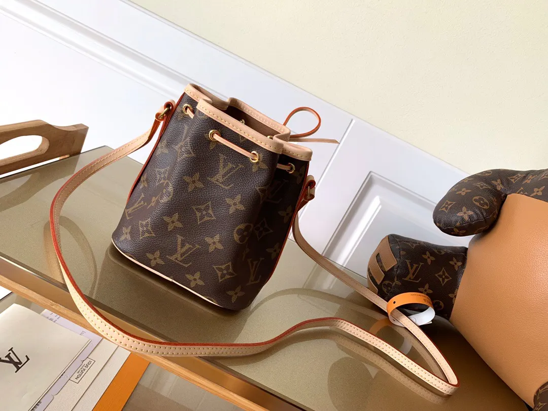 Louis Vuitton Bucket Bag Casual
