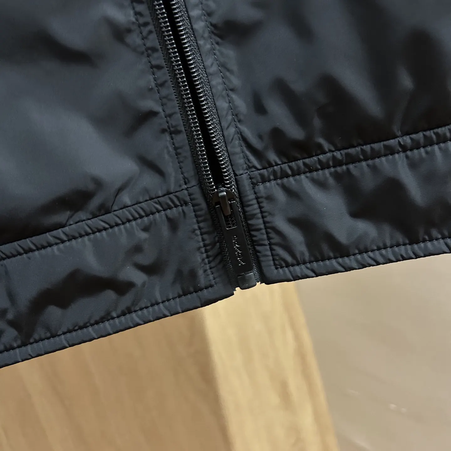 PRADA Re-Nylon尼龙 三角标 衬衫 休闲百搭款