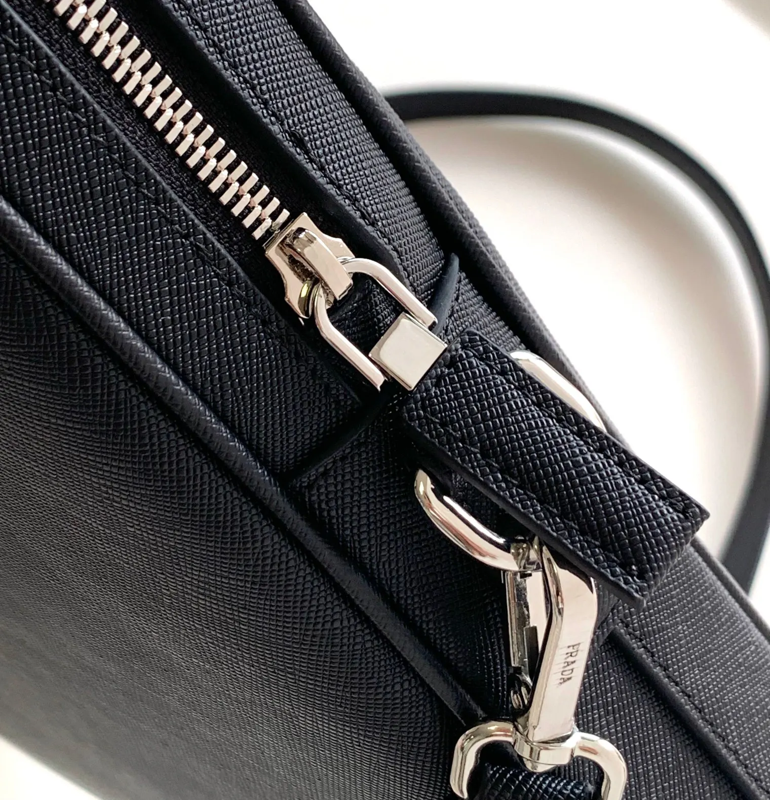 Prada 公文包 商務通勤款