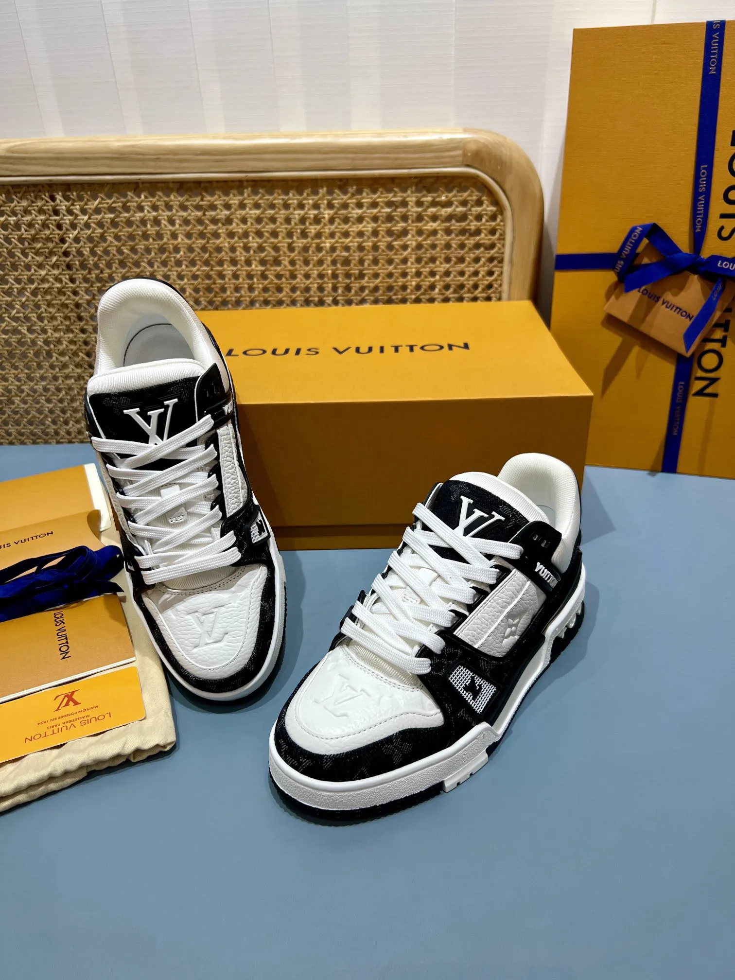 LV 黑白拼色低帮運動鞋 复古休閒款｜ORBUYBAG 嵐奢包高端時尚精品